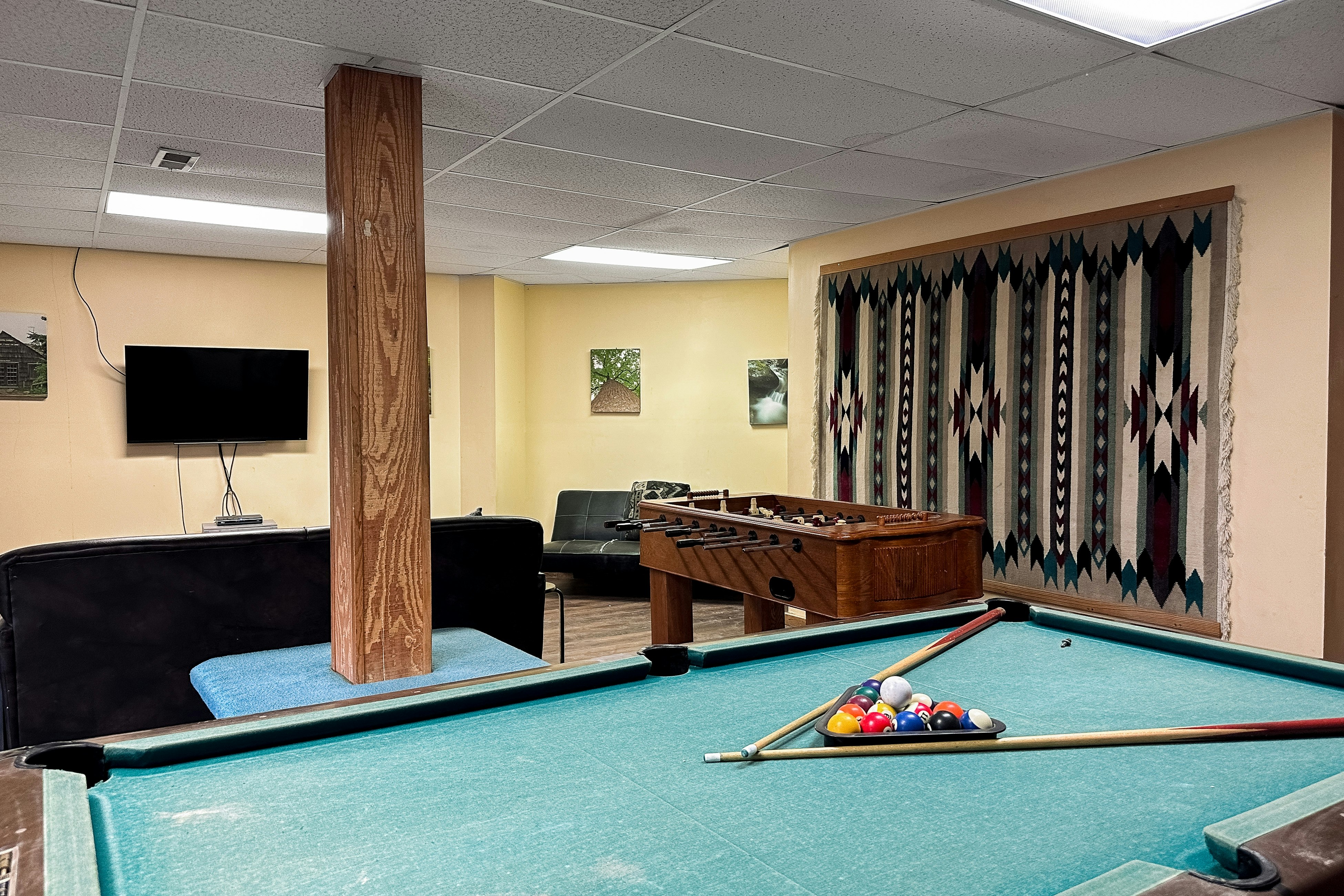 2 Story Mtn View Cabin, Sleeps 6・Fireplace・Games