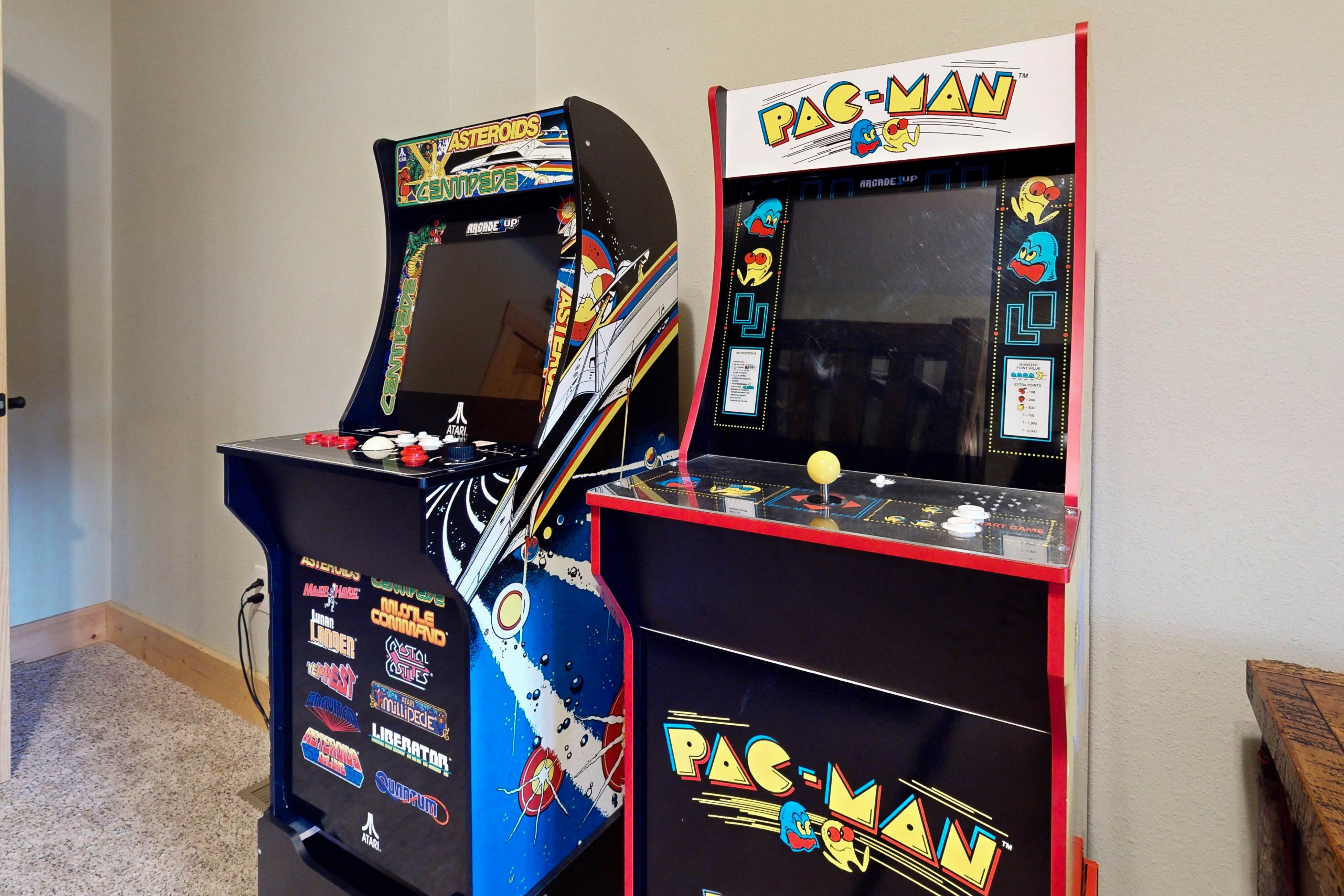 Large Cabin, Sleeps 20・Games・Hot Tub・Amazing Views