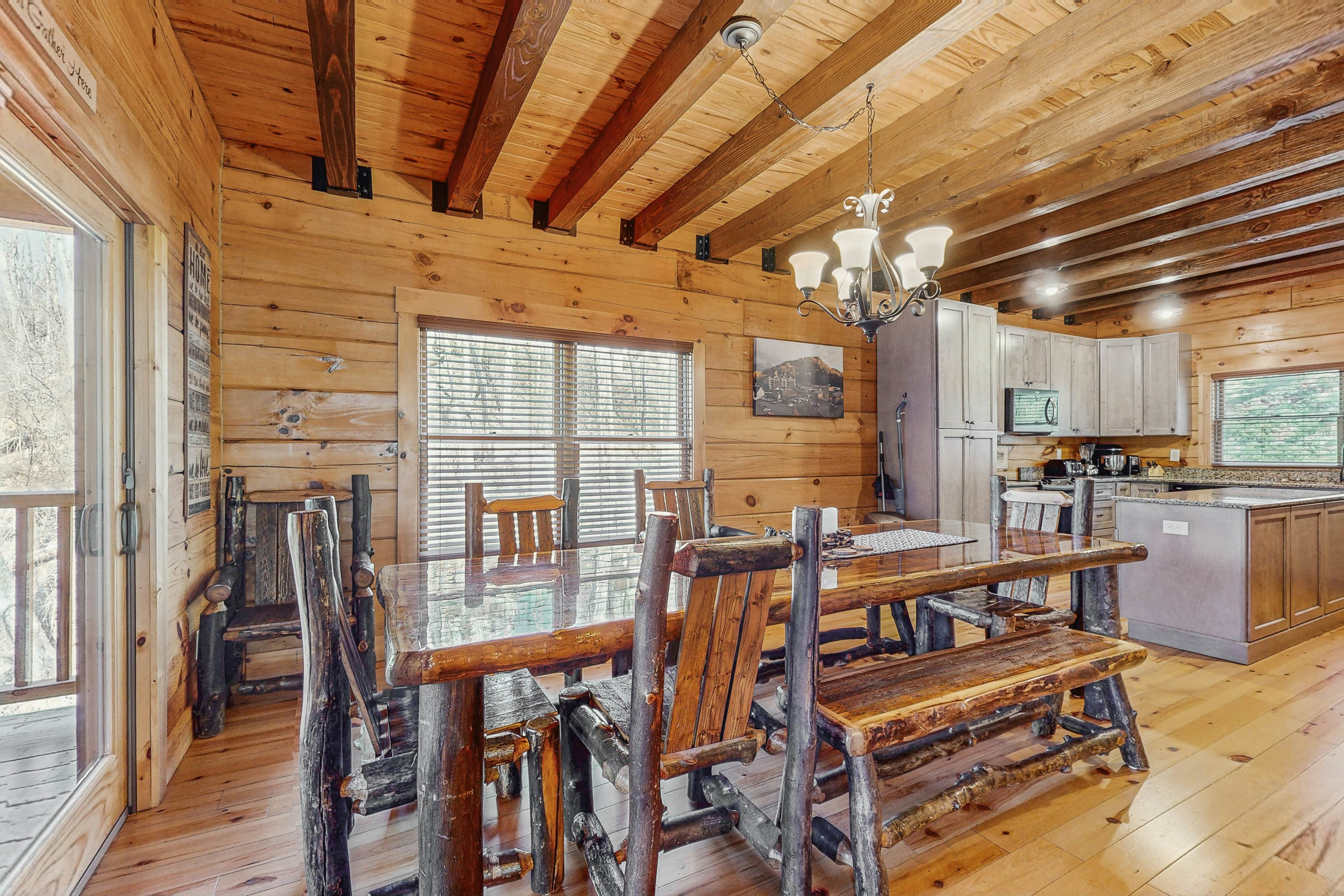 Large Cabin, Sleeps 20・Games・Hot Tub・Amazing Views