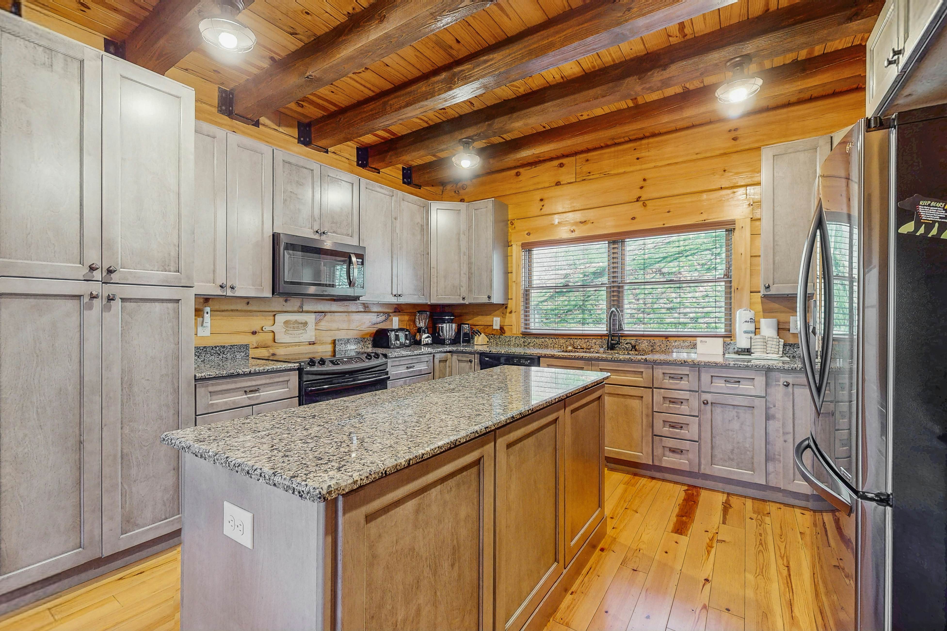 Large Cabin, Sleeps 20・Games・Hot Tub・Amazing Views