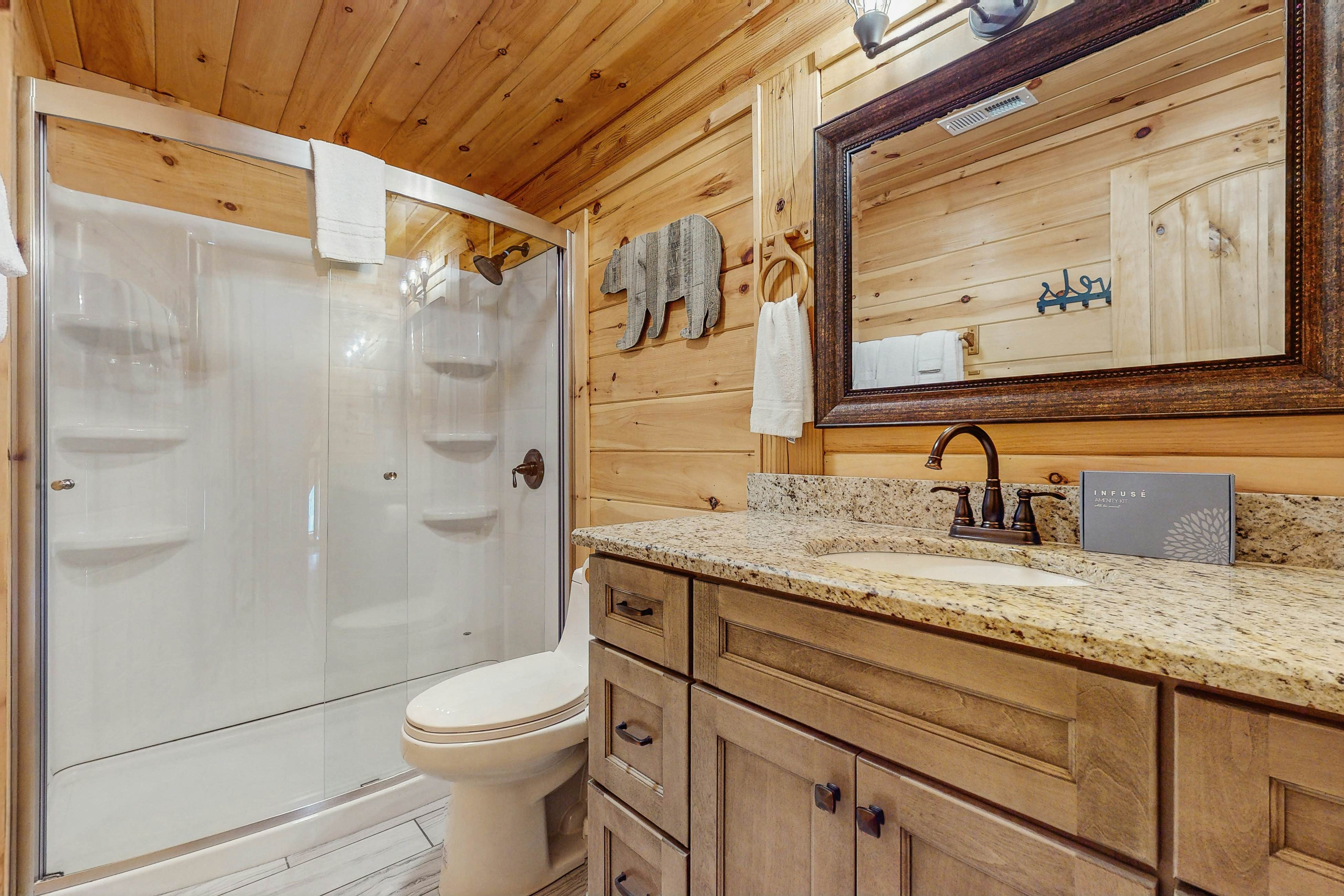 Large Cabin, Sleeps 20・Games・Hot Tub・Amazing Views