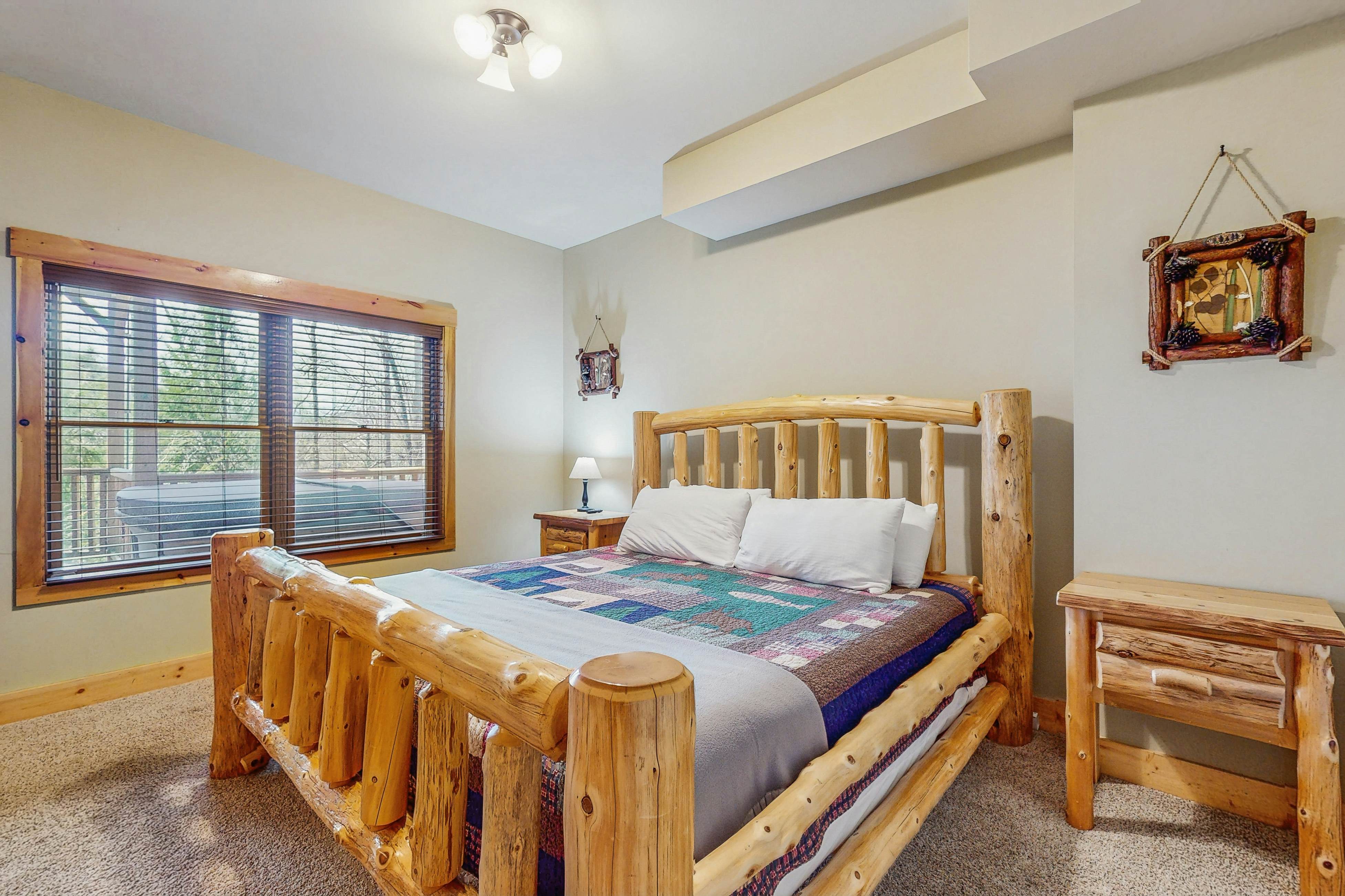 Large Cabin, Sleeps 20・Games・Hot Tub・Amazing Views