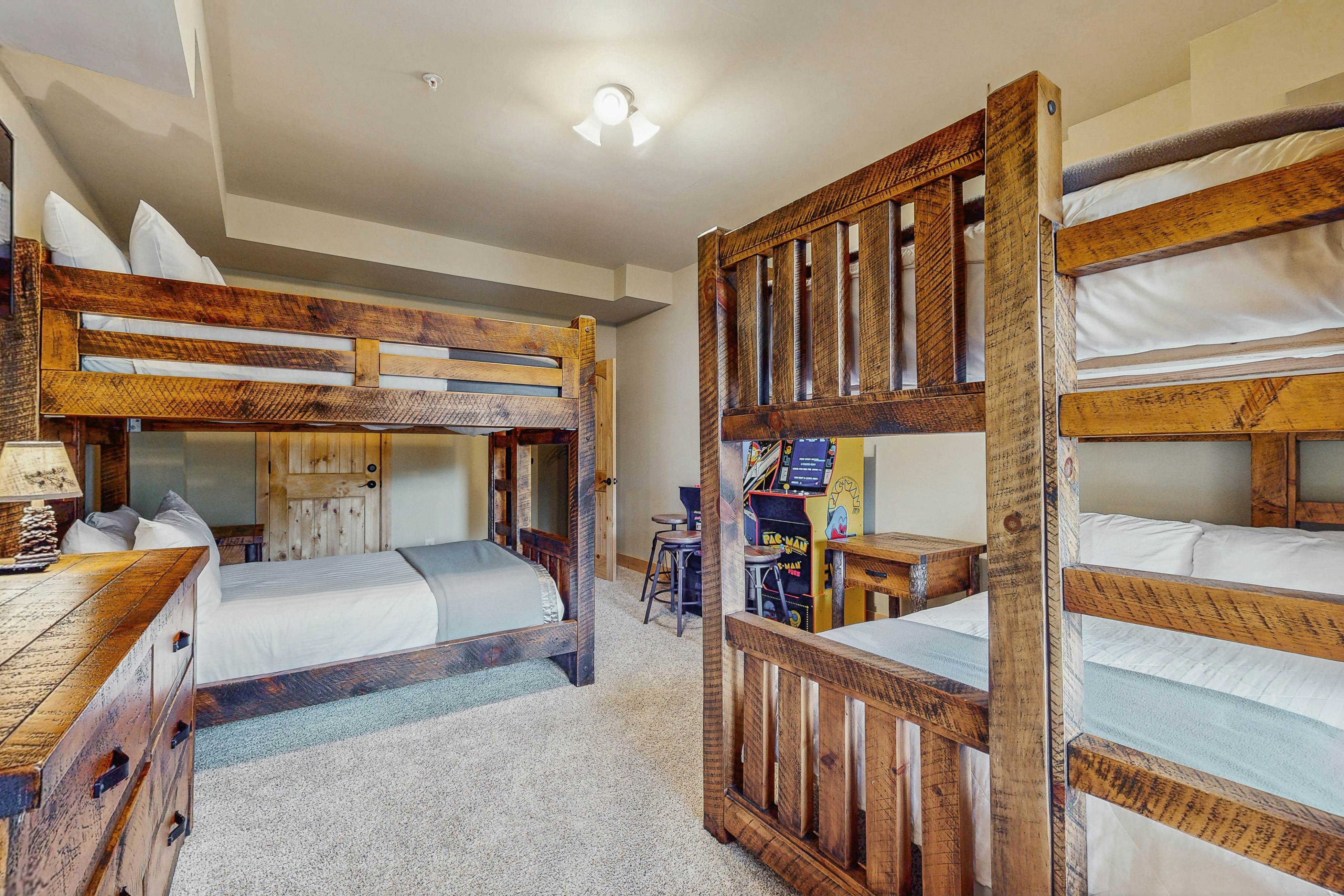 Large Cabin, Sleeps 20・Games・Hot Tub・Amazing Views