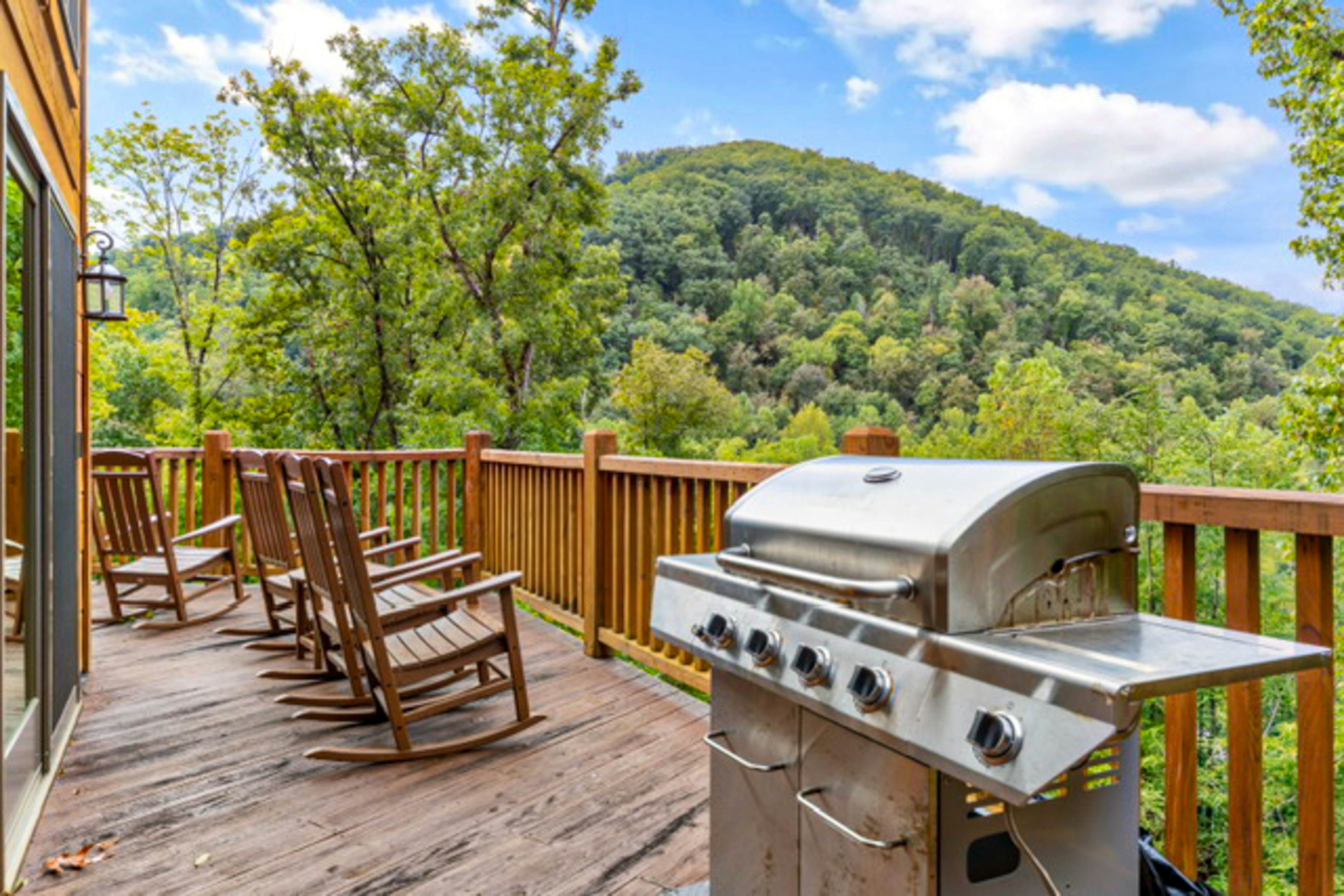 Large Cabin, Sleeps 20・Games・Hot Tub・Amazing Views