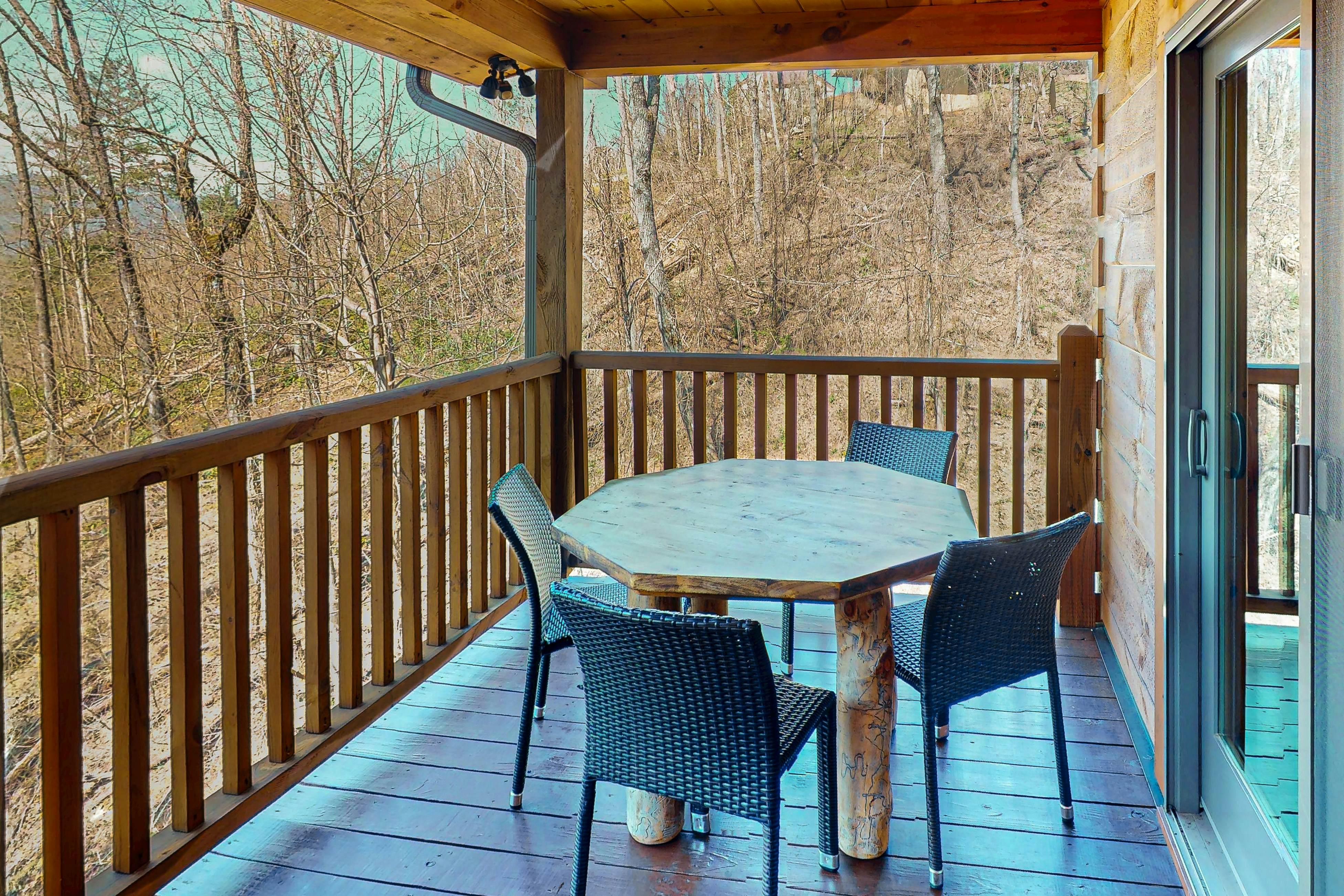 Large Cabin, Sleeps 20・Games・Hot Tub・Amazing Views