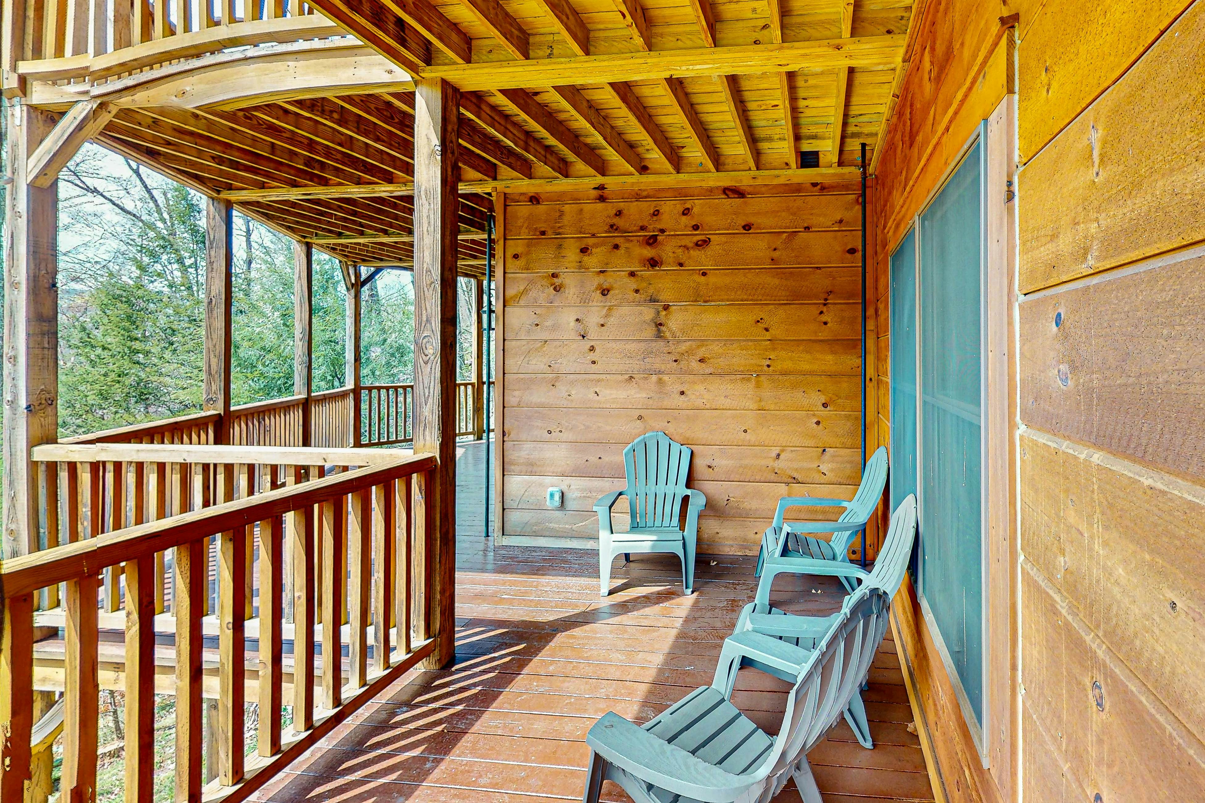 Large Cabin, Sleeps 20・Games・Hot Tub・Amazing Views