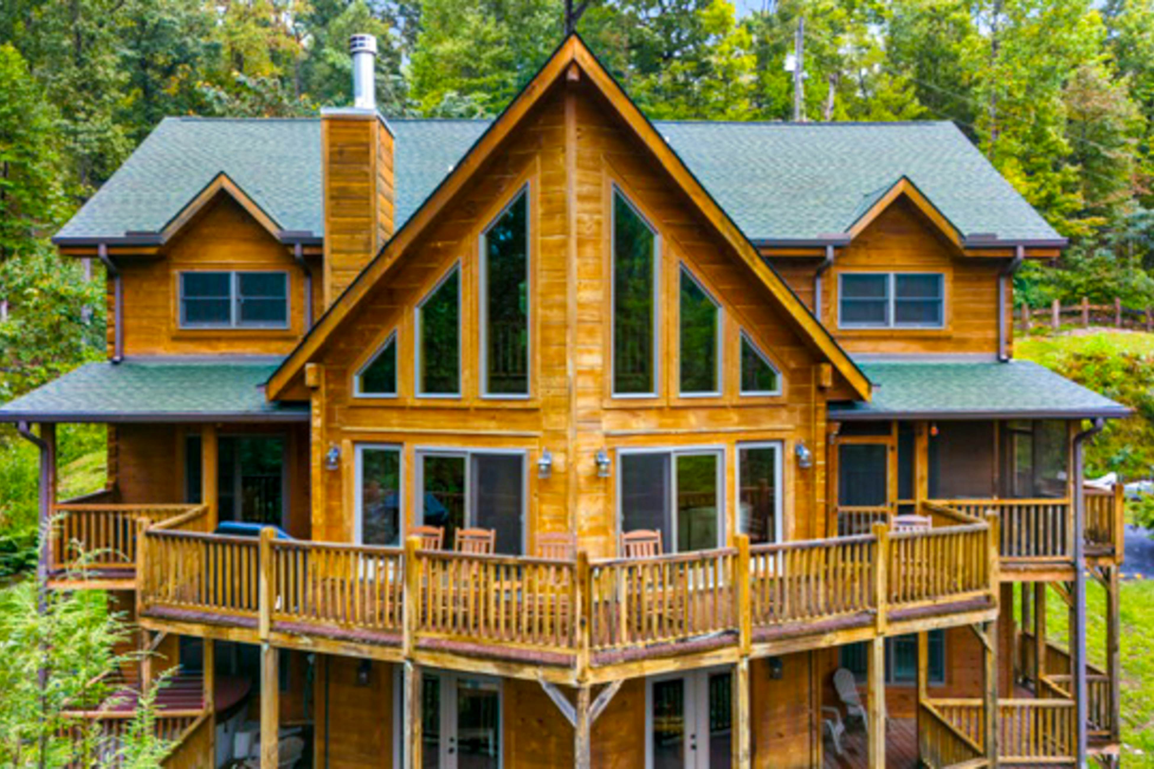 Large Cabin, Sleeps 20・Games・Hot Tub・Amazing Views