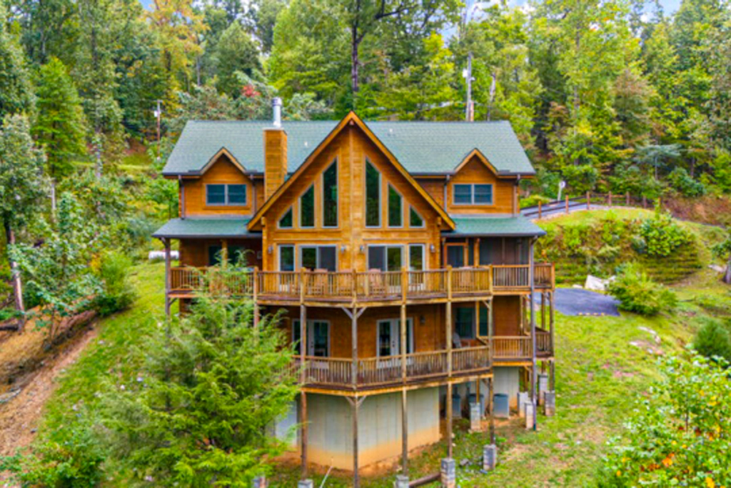 Spacious Cabin Near DT・Games・Hot Tub・Amazing Views