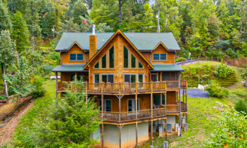 Spacious Cabin Near DT・Games・Hot Tub・Amazing Views
