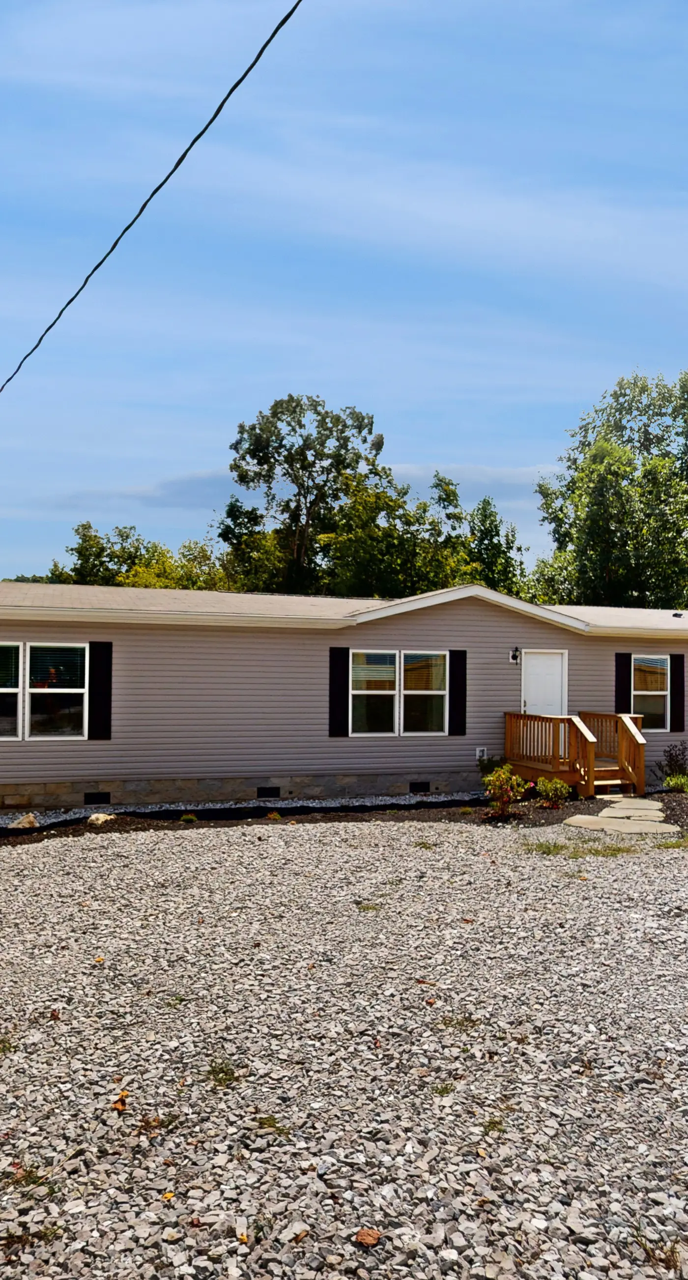 New Lake Home, Sleeps 14 , Private Dock, Deck, Grill