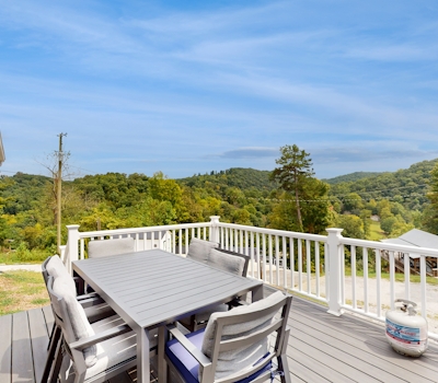 New Lake Home, Sleeps 14 ・Private Dock・Deck・Grill