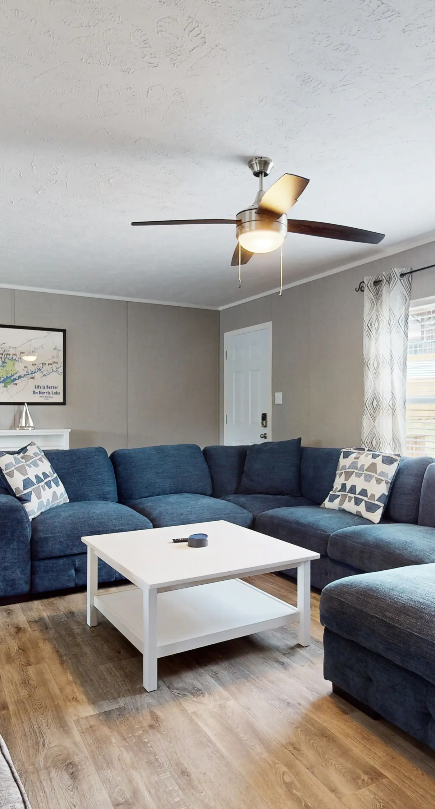 New Lake Home, Sleeps 14 , Private Dock, Deck, Grill