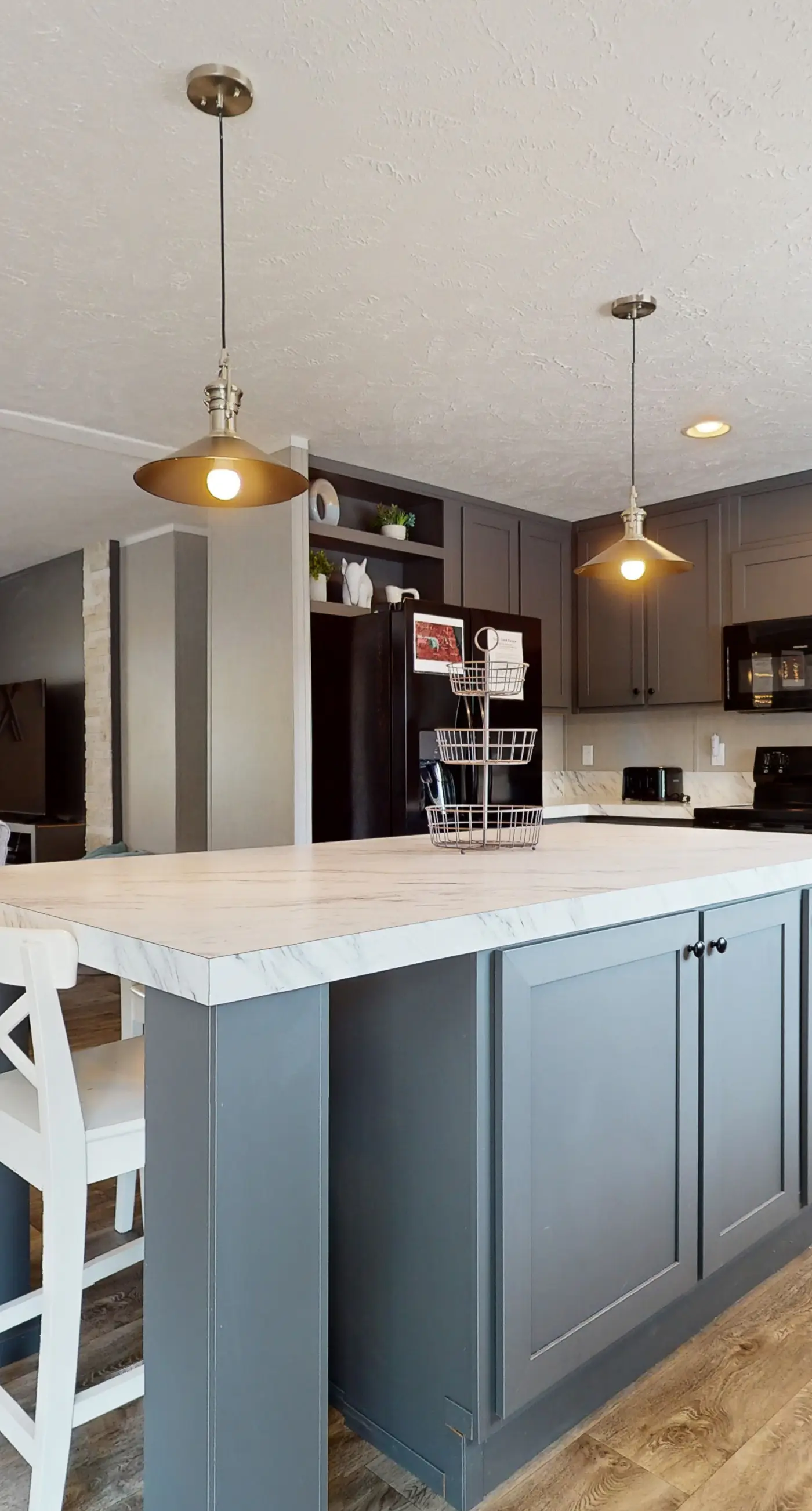 New Lake Home, Sleeps 14 , Private Dock, Deck, Grill