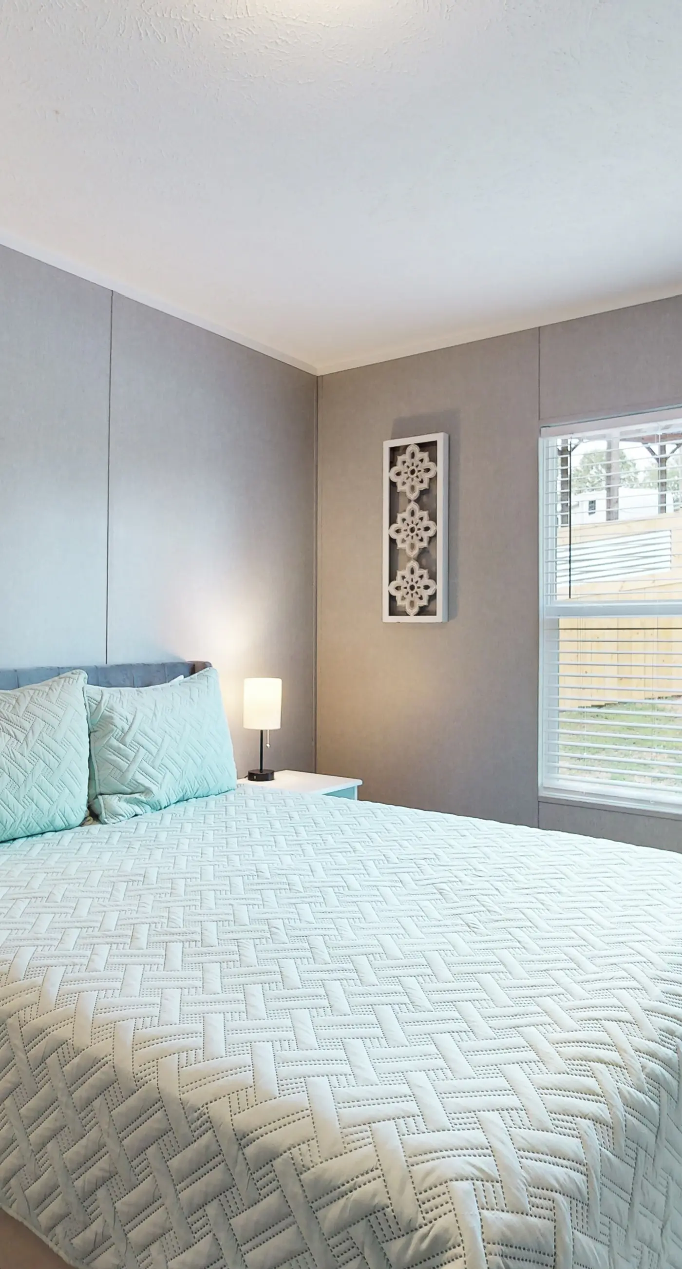 New Lake Home, Sleeps 14 , Private Dock, Deck, Grill