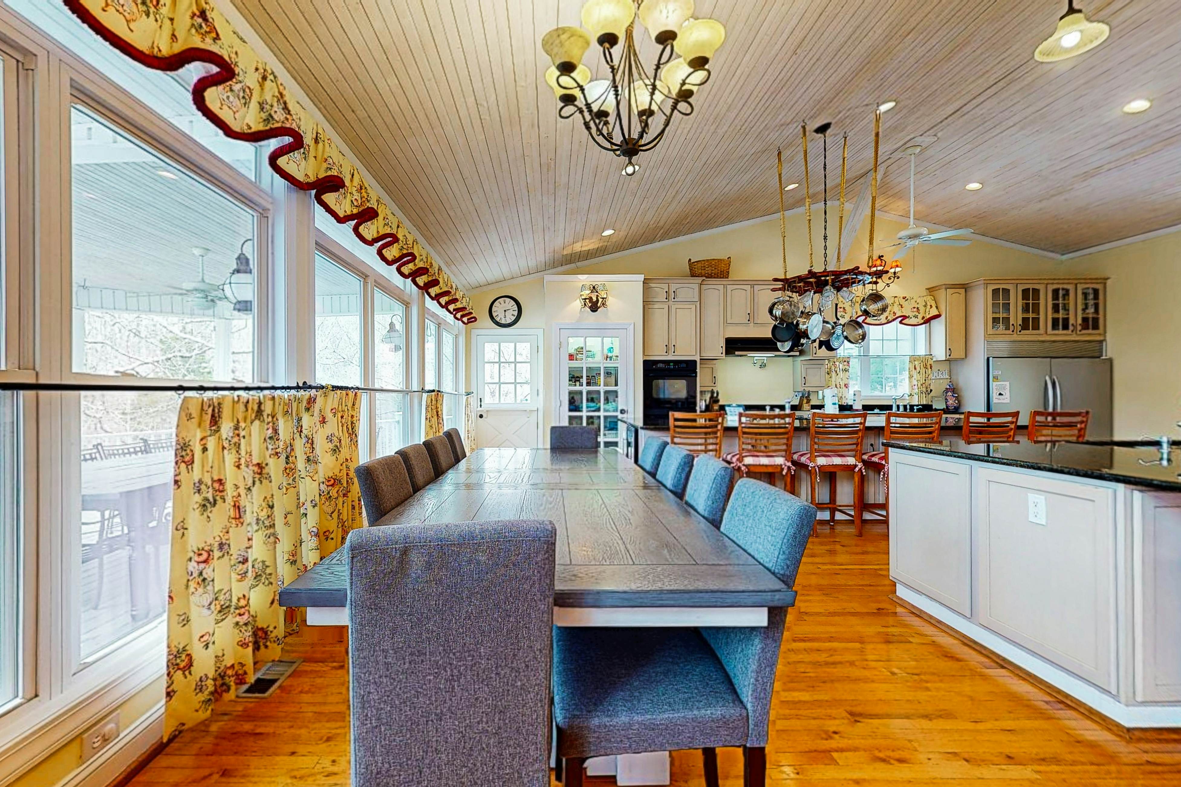 Lake Norris Luxe Home, Sleep 31・Dock W Slide・Games