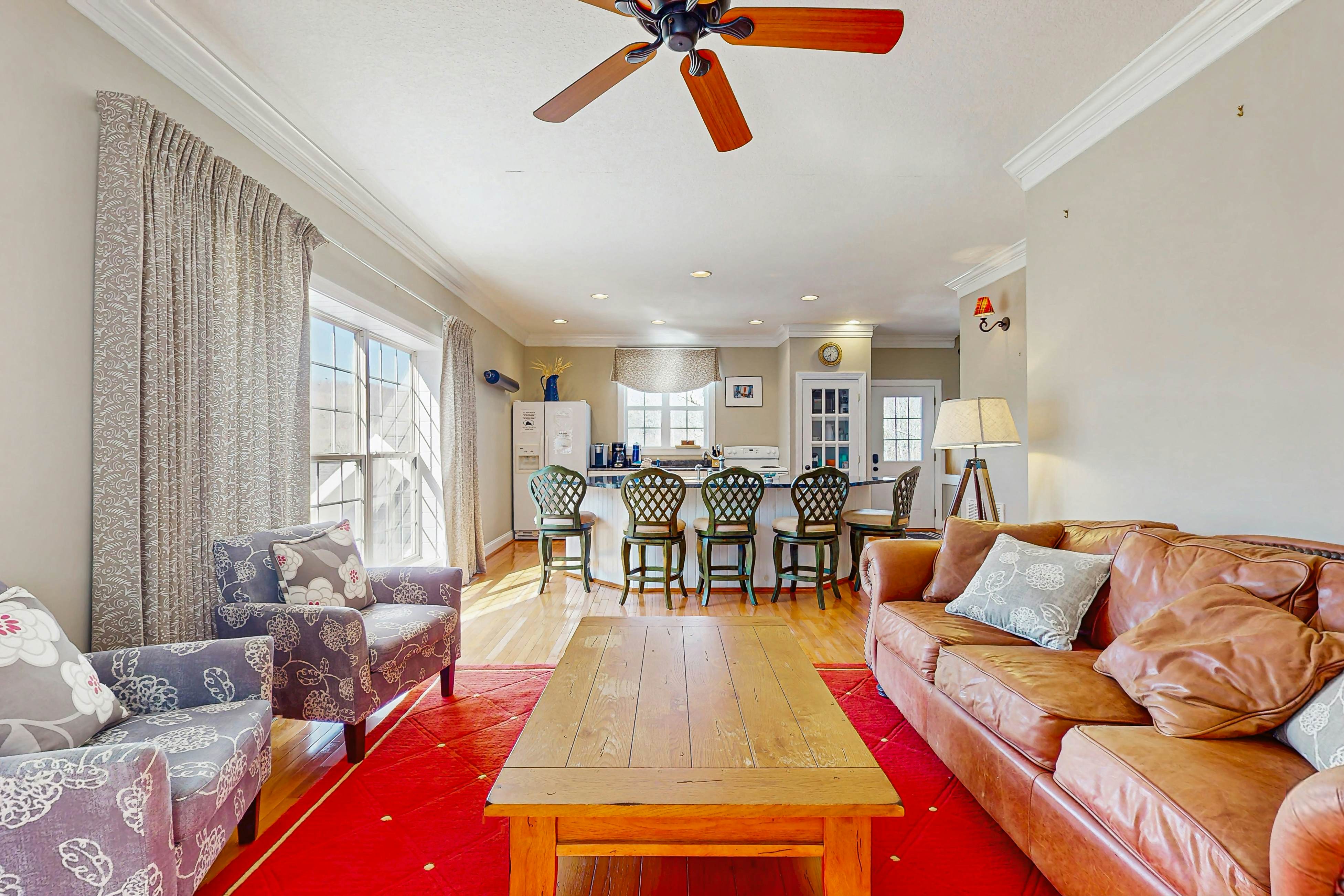 Lake Norris Luxe Home, Sleep 31・Dock W Slide・Games