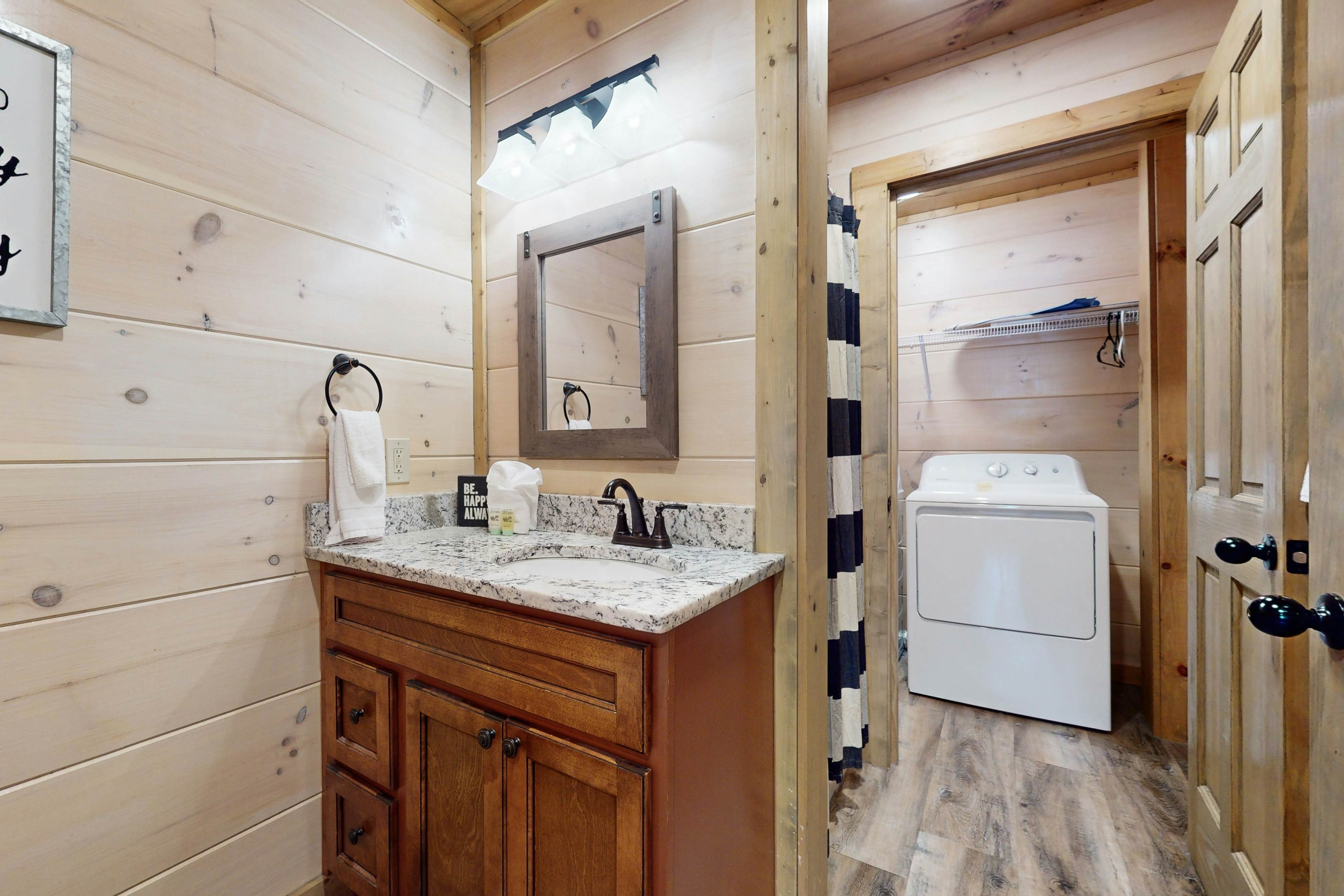 2-Unit Cabin w/ 2 Private Hot Tubs - Free Attraction Tickets