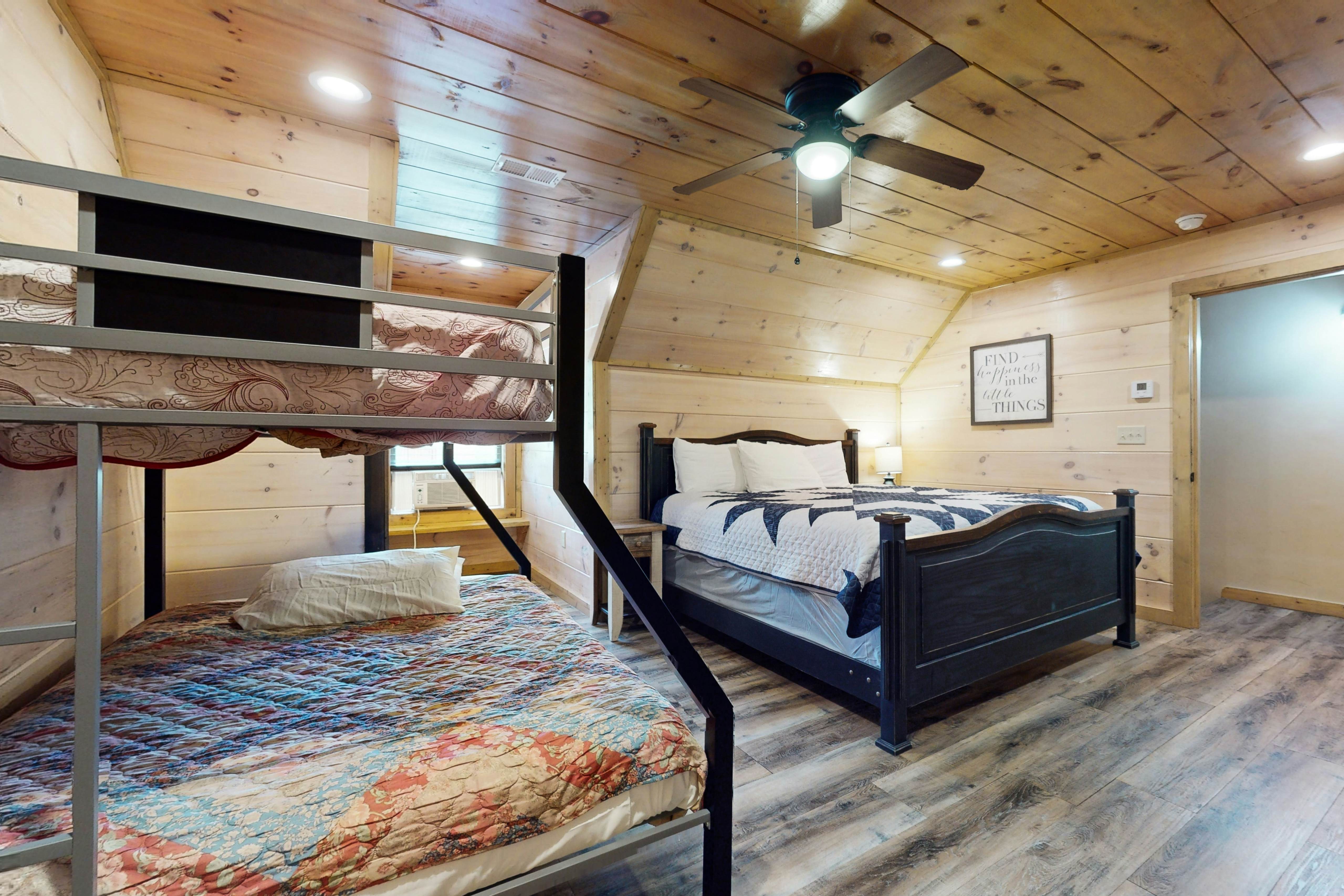 2-Unit Cabin w/ 2 Private Hot Tubs - Free Attraction Tickets