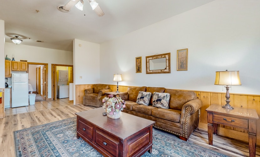 3rd Floor Mtn View Condo, Sleeps 6・Hot Tub・Pool