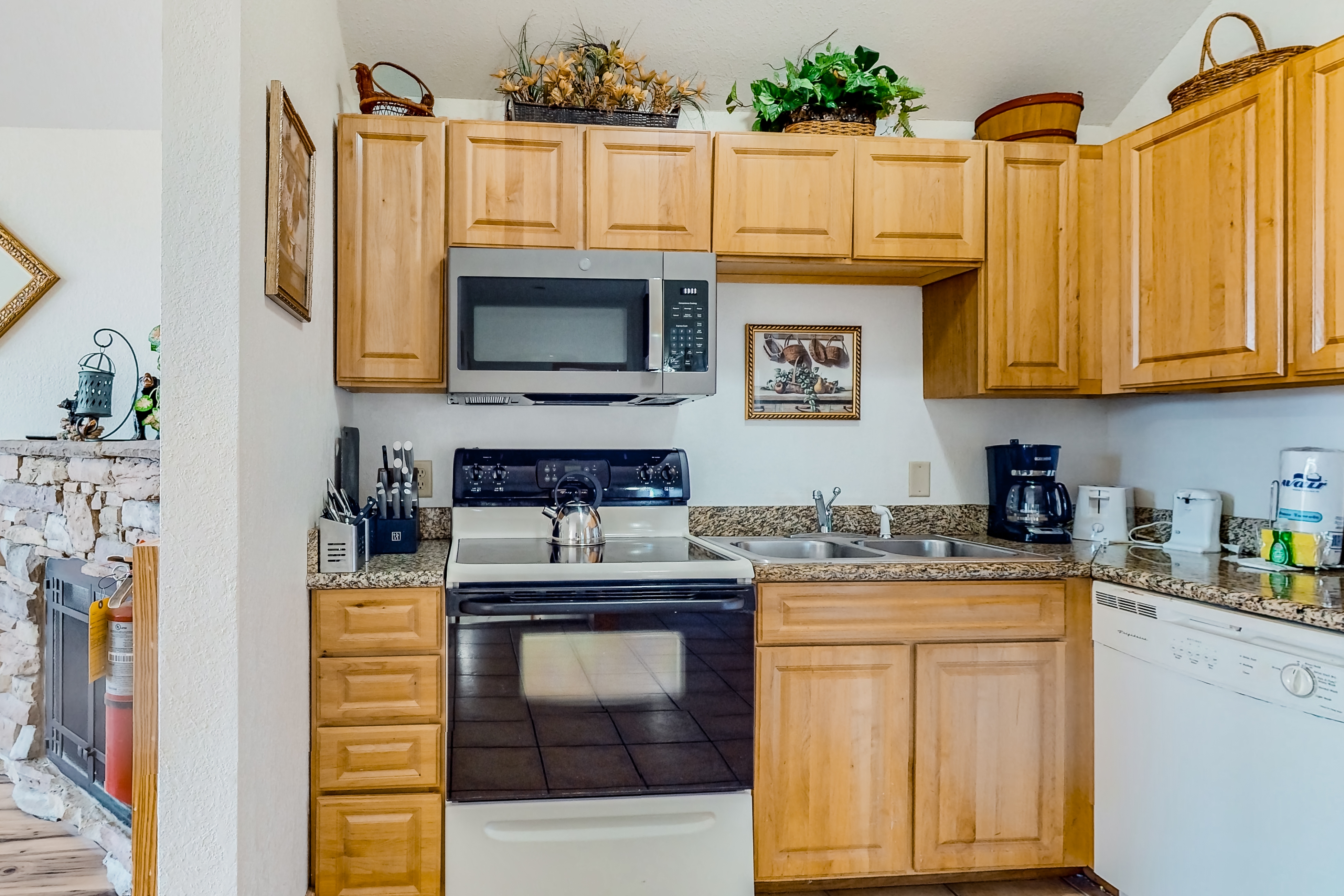 3rd Floor Mtn View Condo, Sleeps 6・Hot Tub・Pool