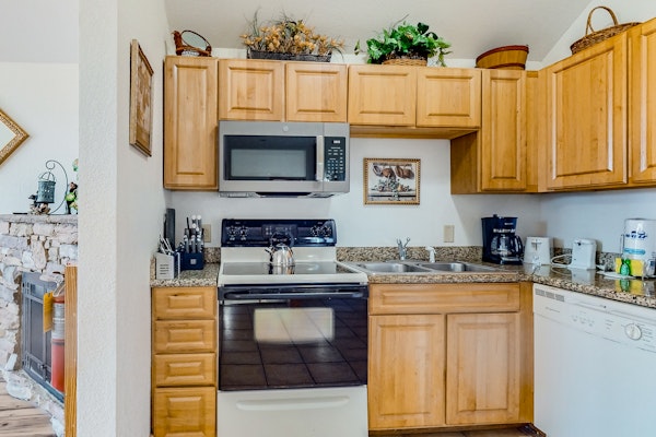 3rd Floor Mtn View Condo, Sleeps 6・Hot Tub・Pool