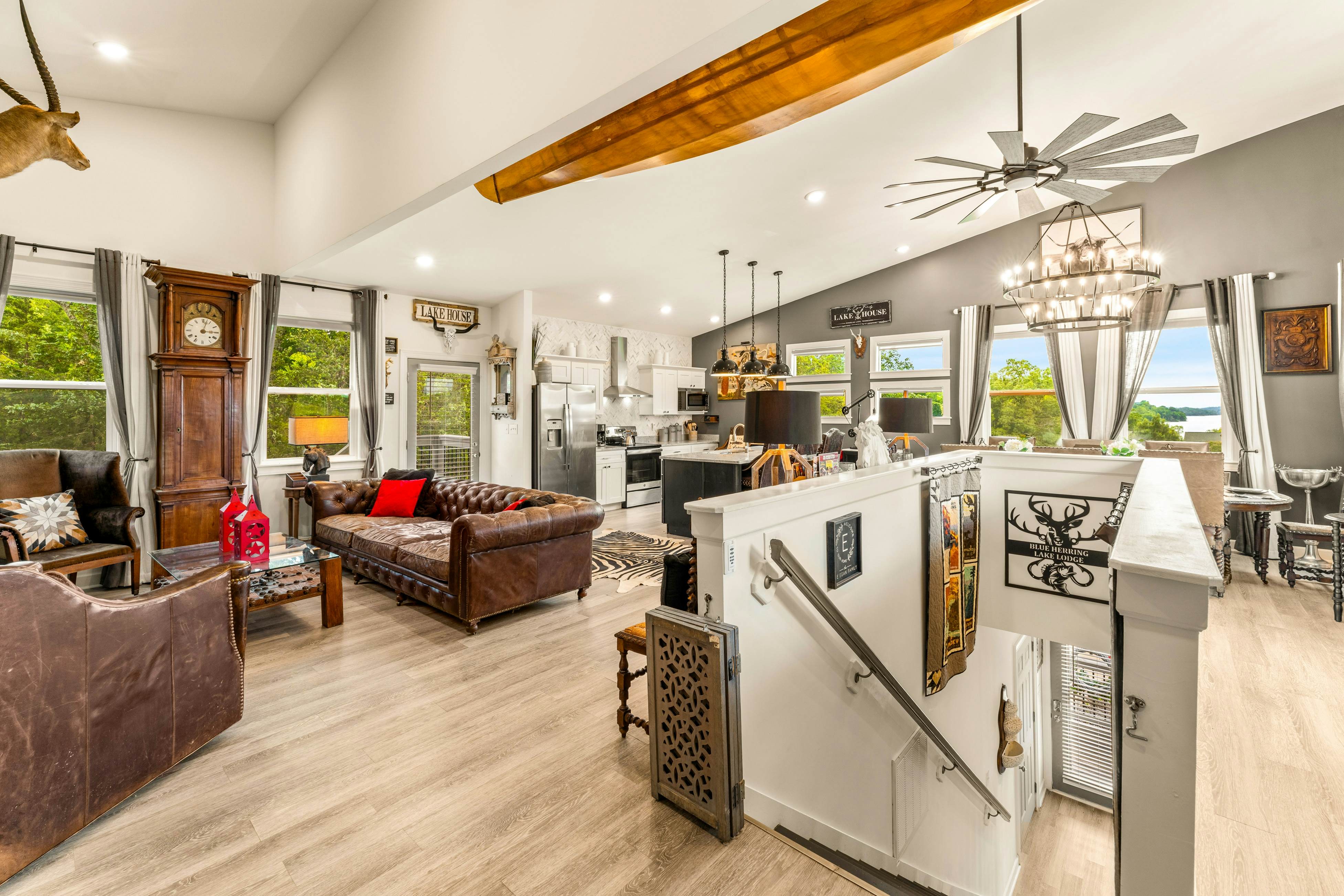 Near Dollywood, Sleeps 9・W Free Attraction Tickets