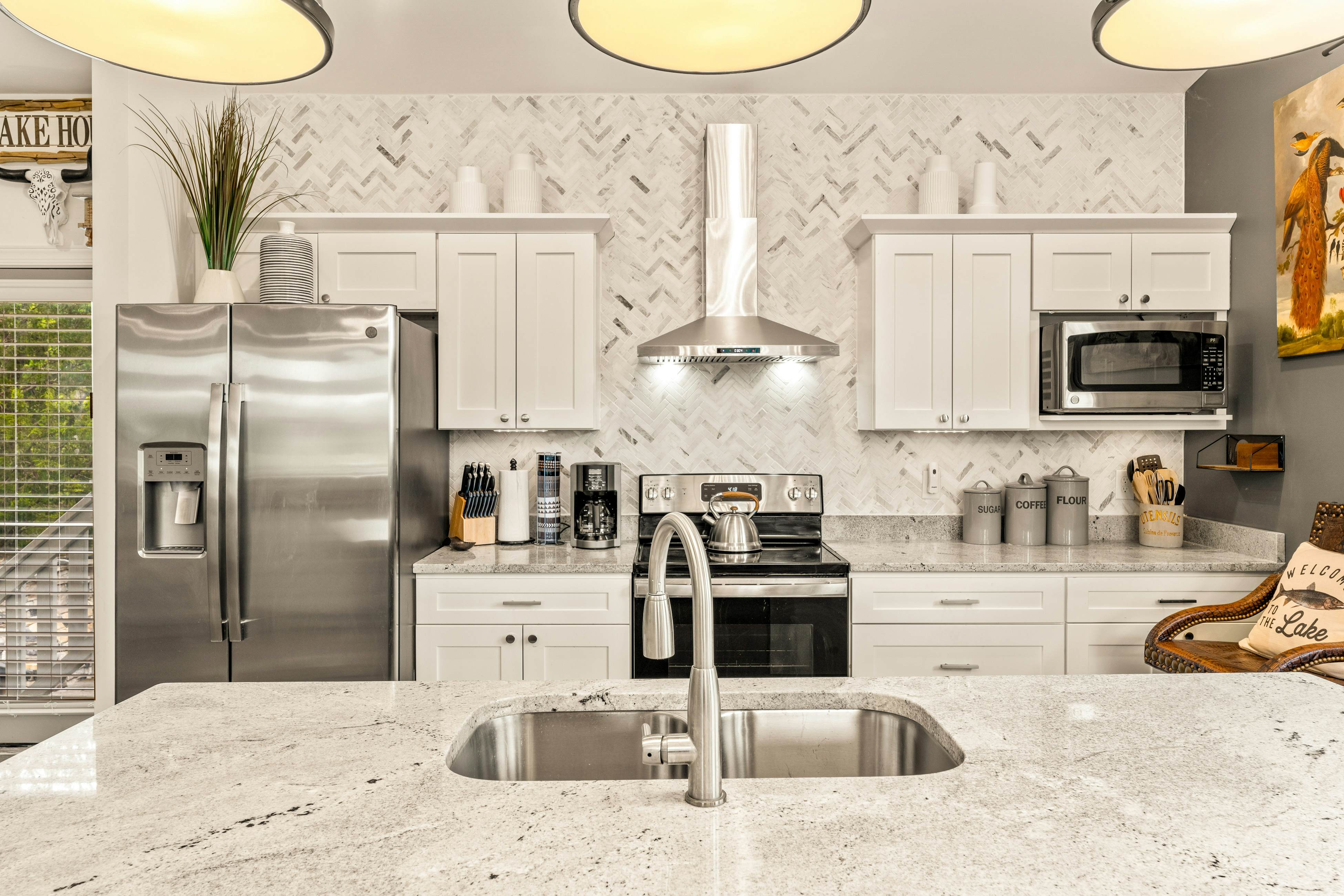 Near Dollywood, Sleeps 9・W Free Attraction Tickets