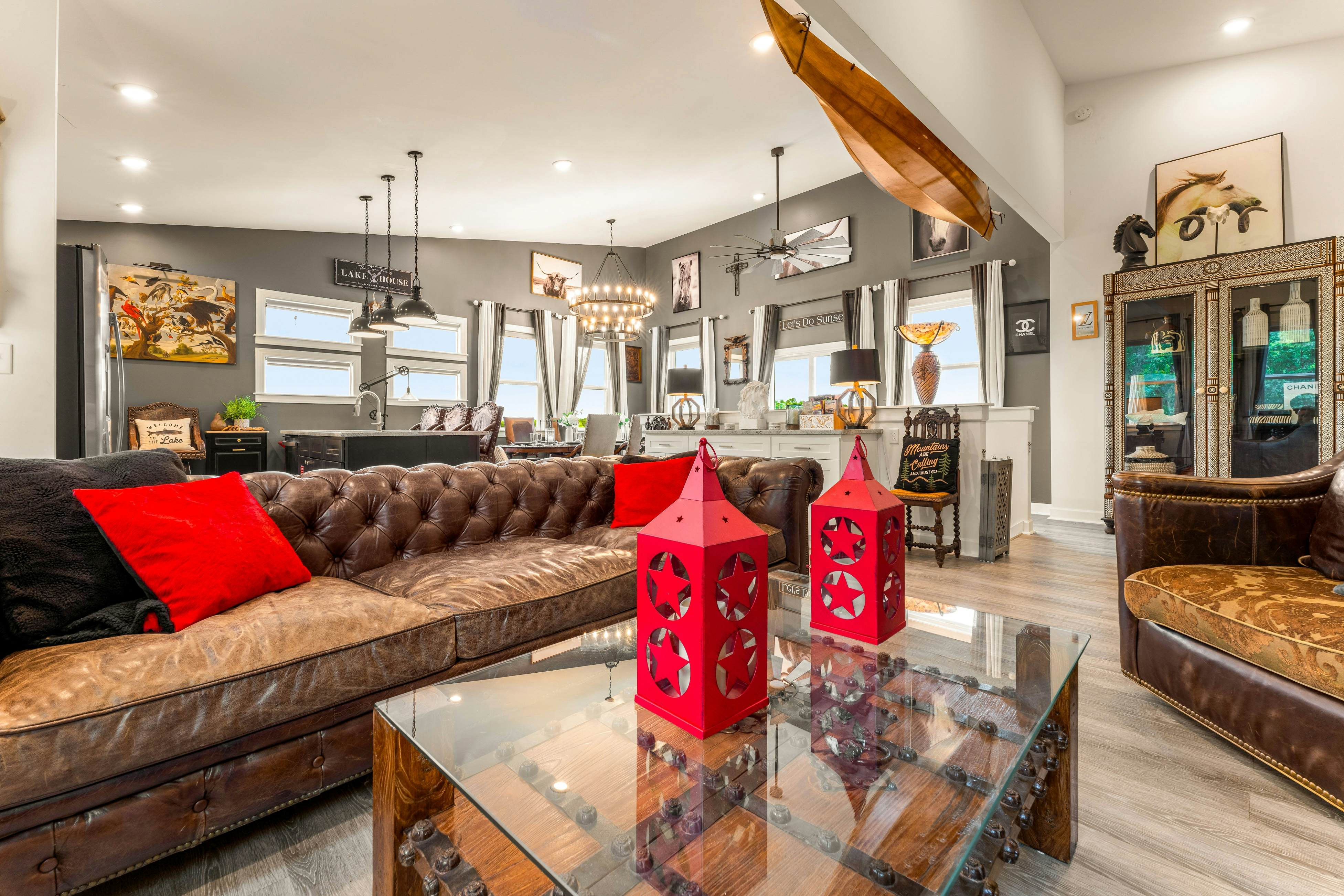 Near Dollywood, Sleeps 9・W Free Attraction Tickets