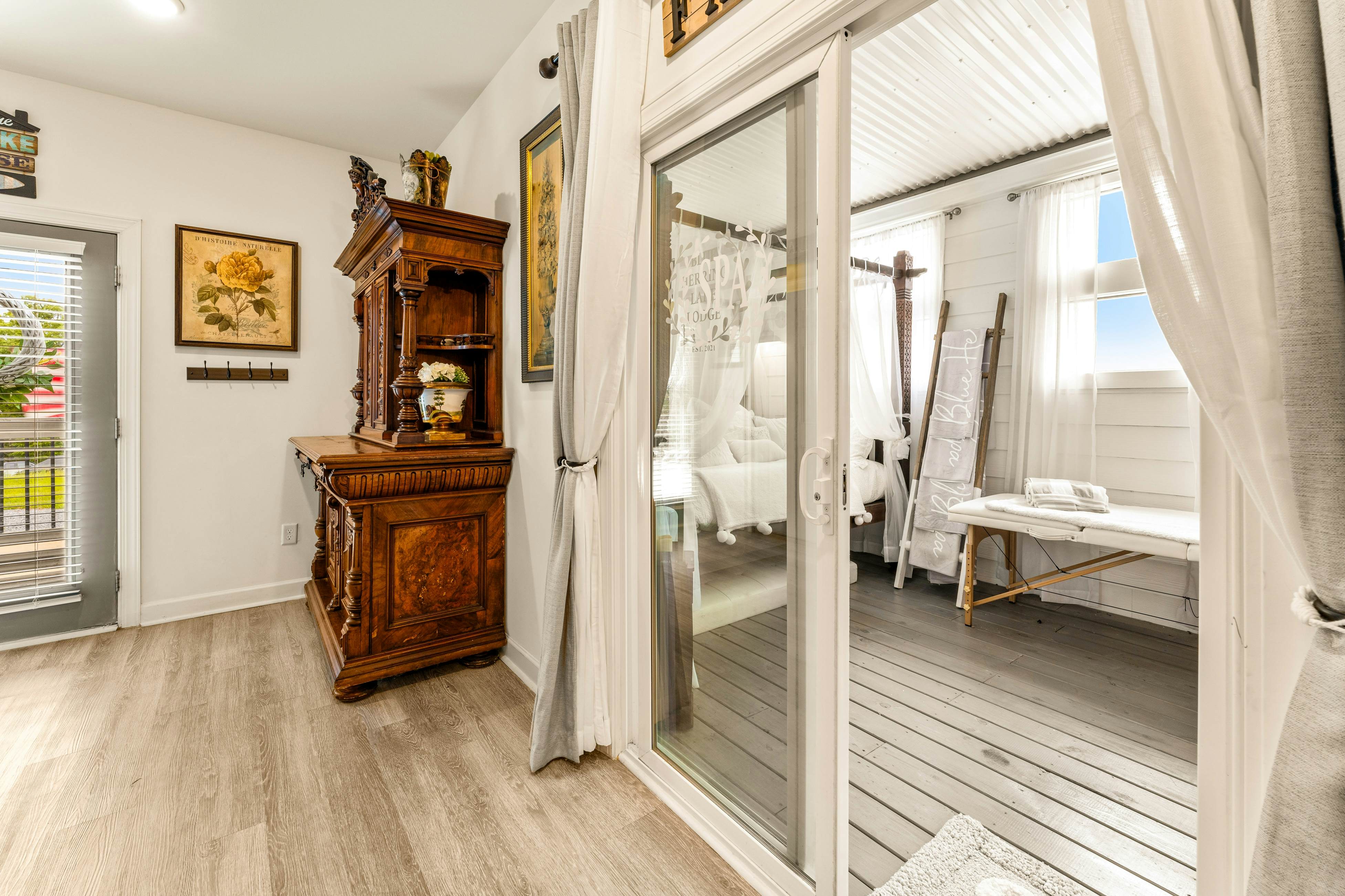 Near Dollywood, Sleeps 9・W Free Attraction Tickets