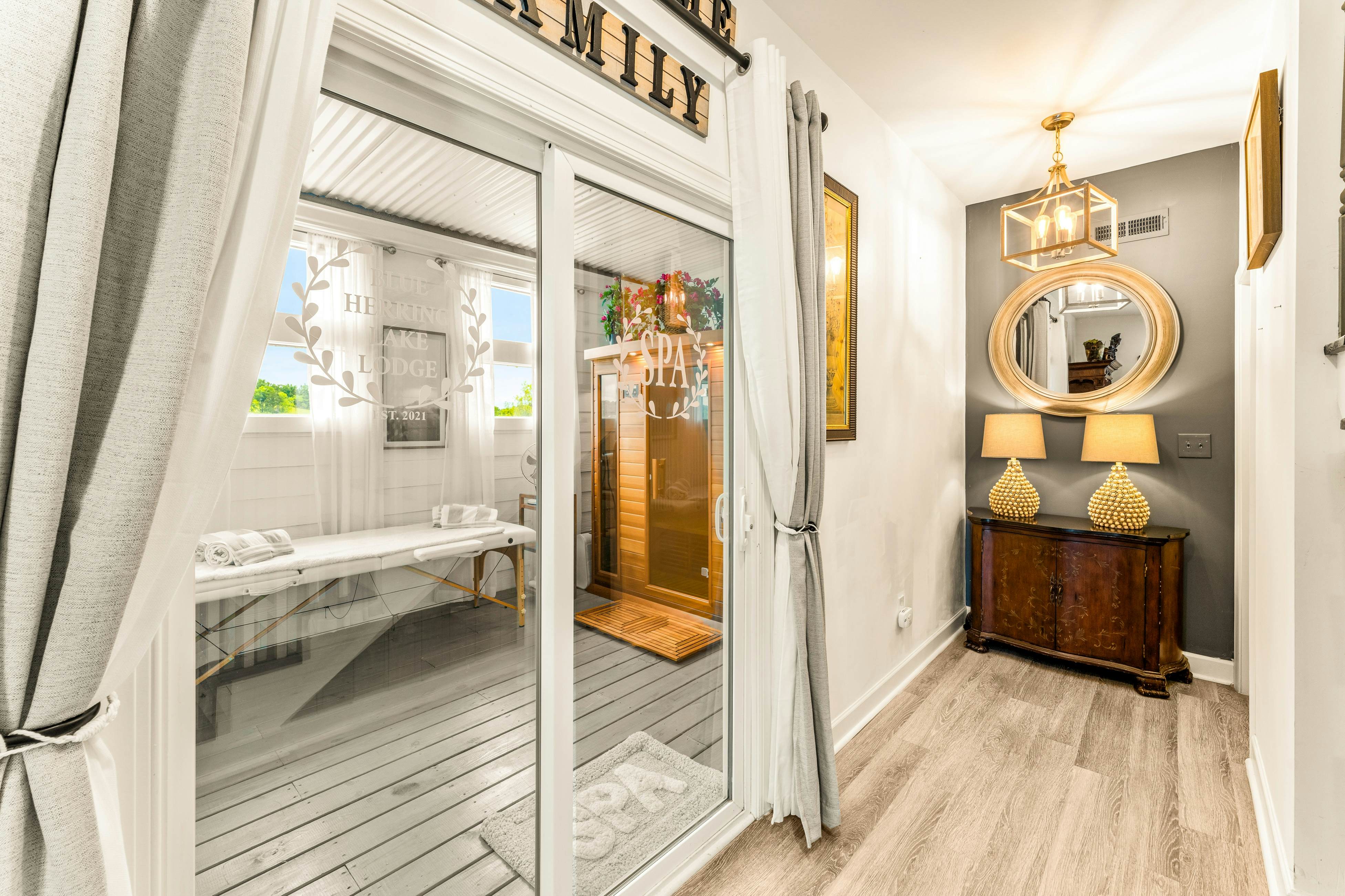 Near Dollywood, Sleeps 9・W Free Attraction Tickets