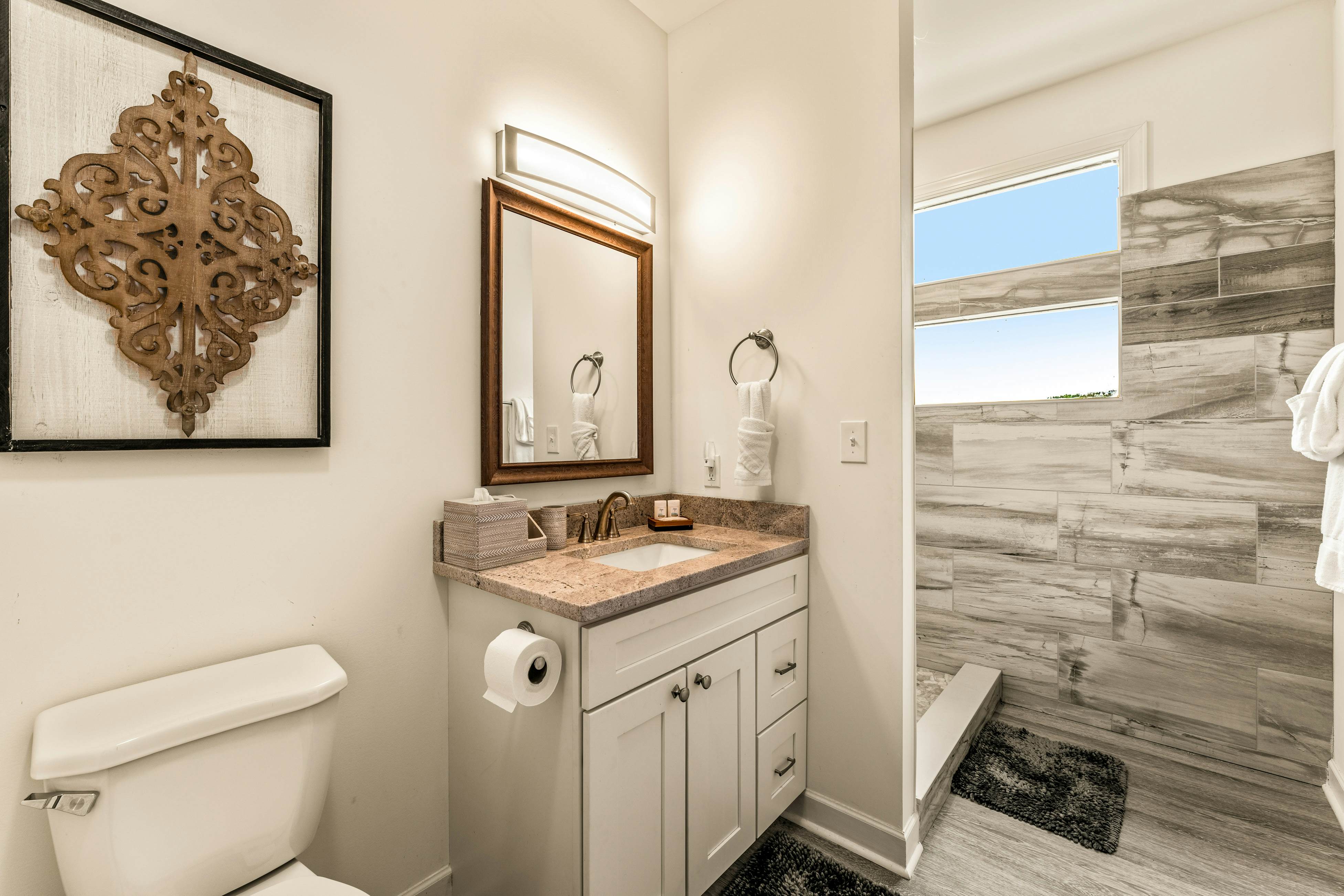 Near Dollywood, Sleeps 9・W Free Attraction Tickets