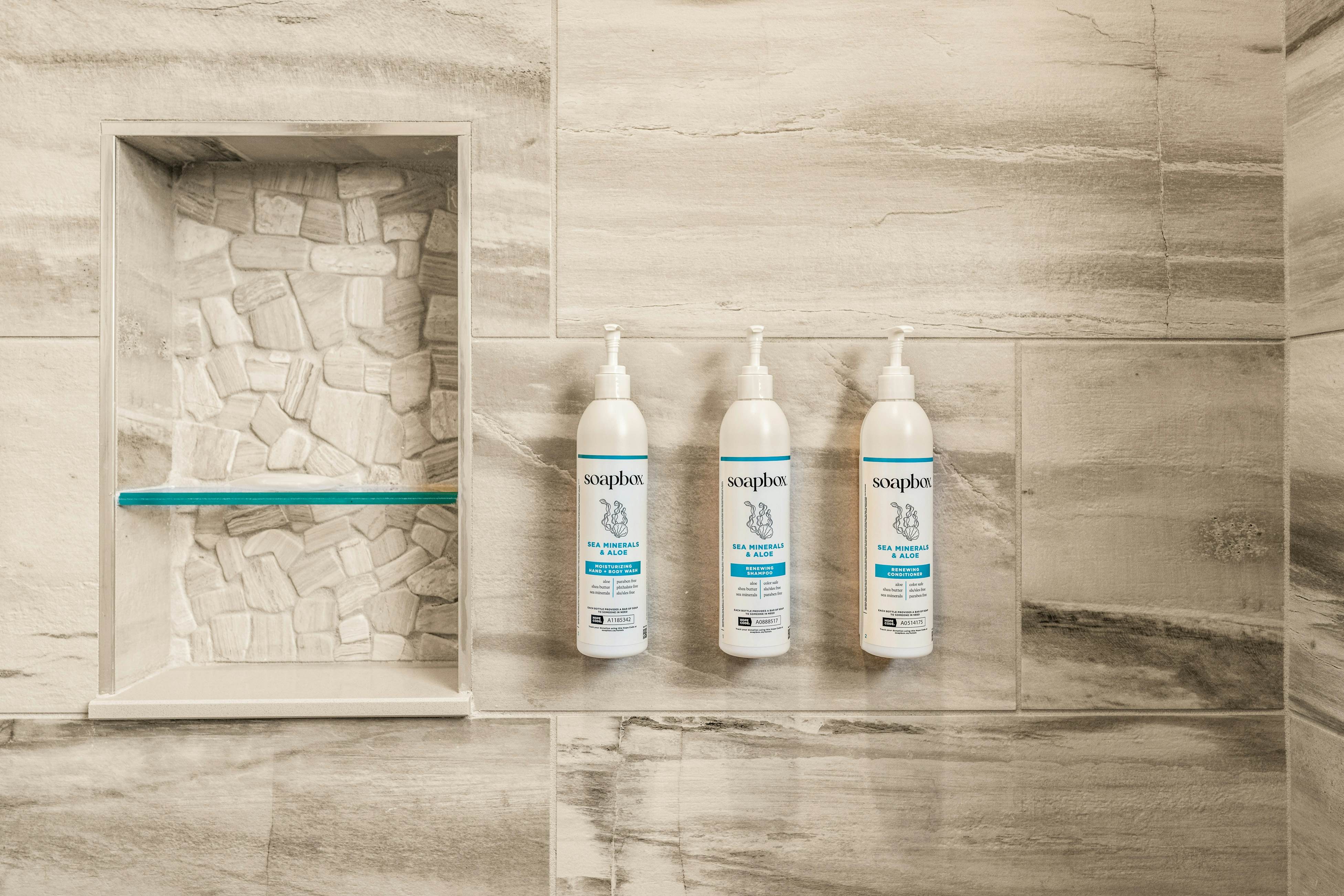 Near Dollywood, Sleeps 9・W Free Attraction Tickets