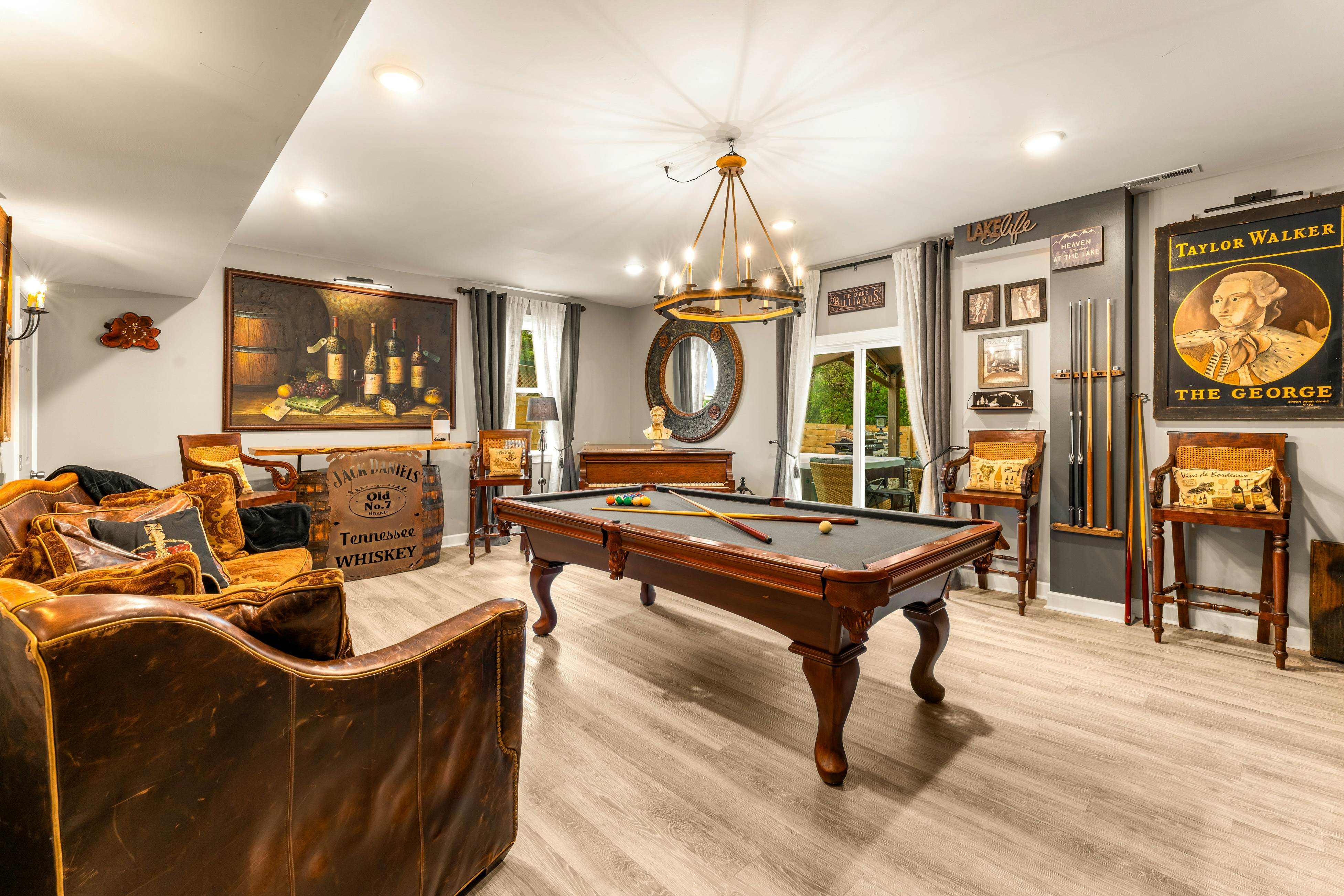 Near Dollywood, Sleeps 9・W Free Attraction Tickets