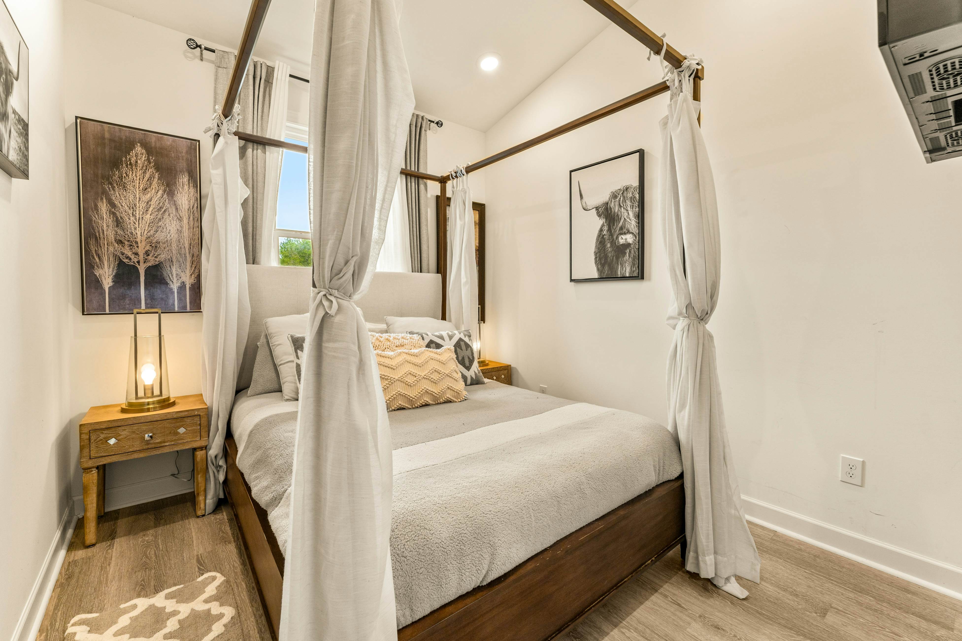 Near Dollywood, Sleeps 9・W Free Attraction Tickets