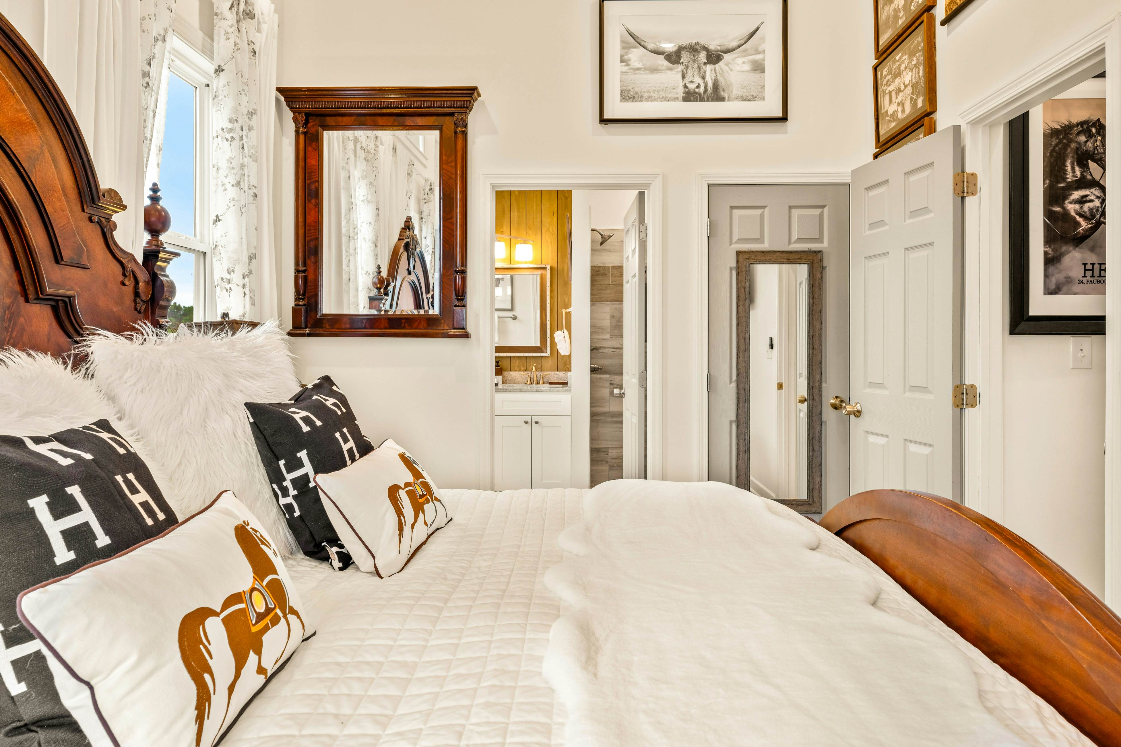 Near Dollywood, Sleeps 9・W Free Attraction Tickets