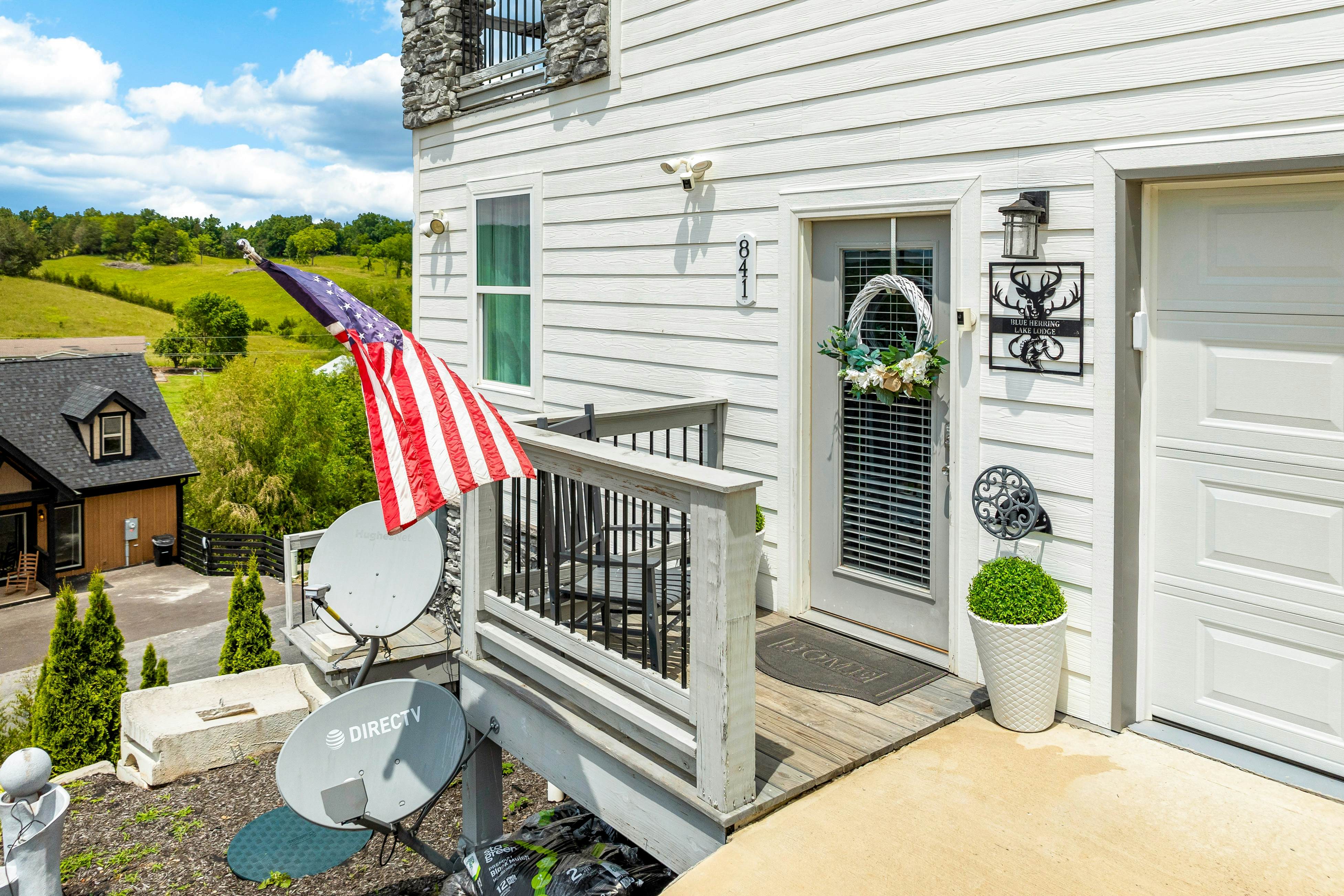 Near Dollywood, Sleeps 9・W Free Attraction Tickets