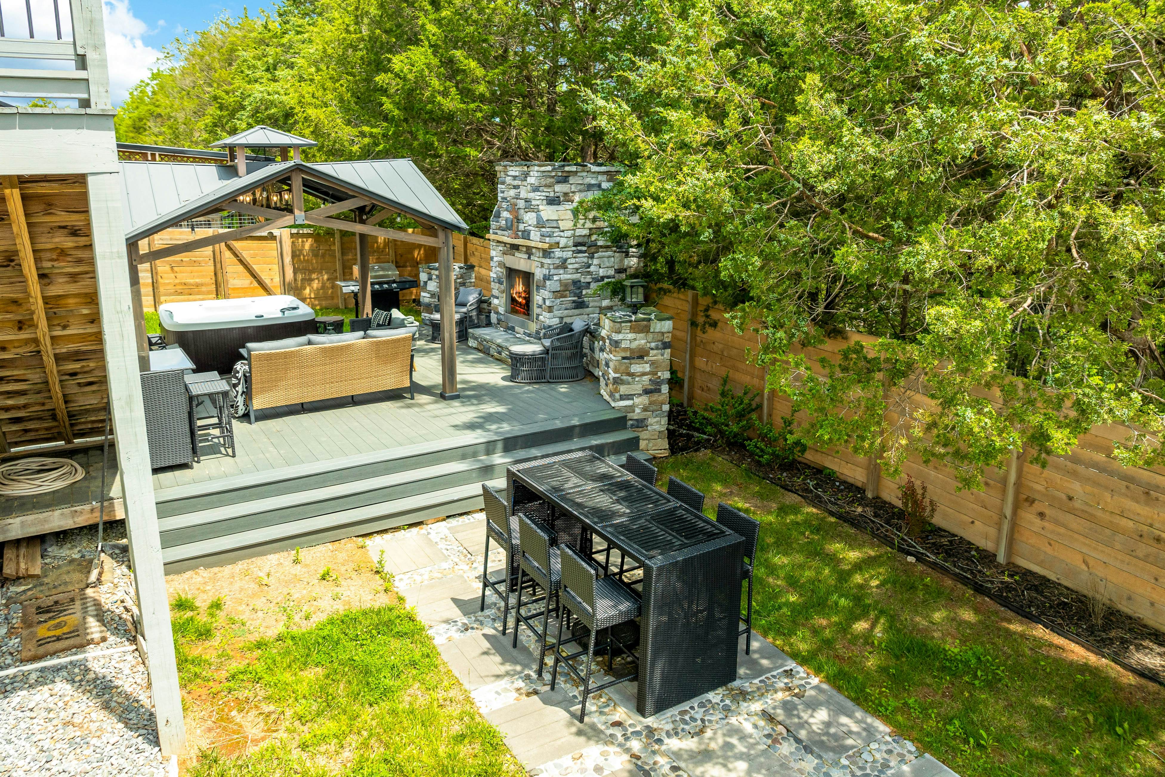 Near Dollywood, Sleeps 9・W Free Attraction Tickets