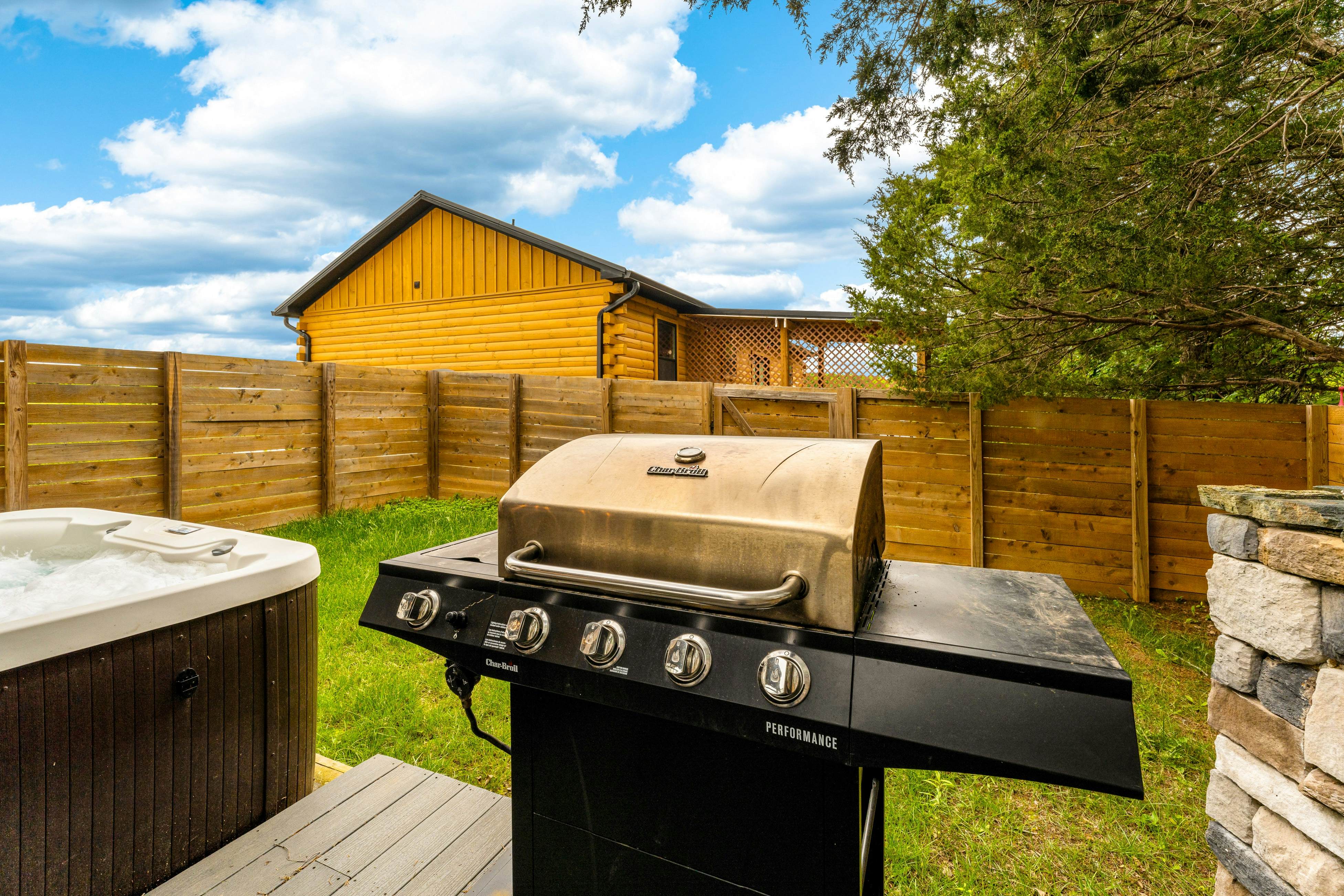 Near Dollywood, Sleeps 9・W Free Attraction Tickets