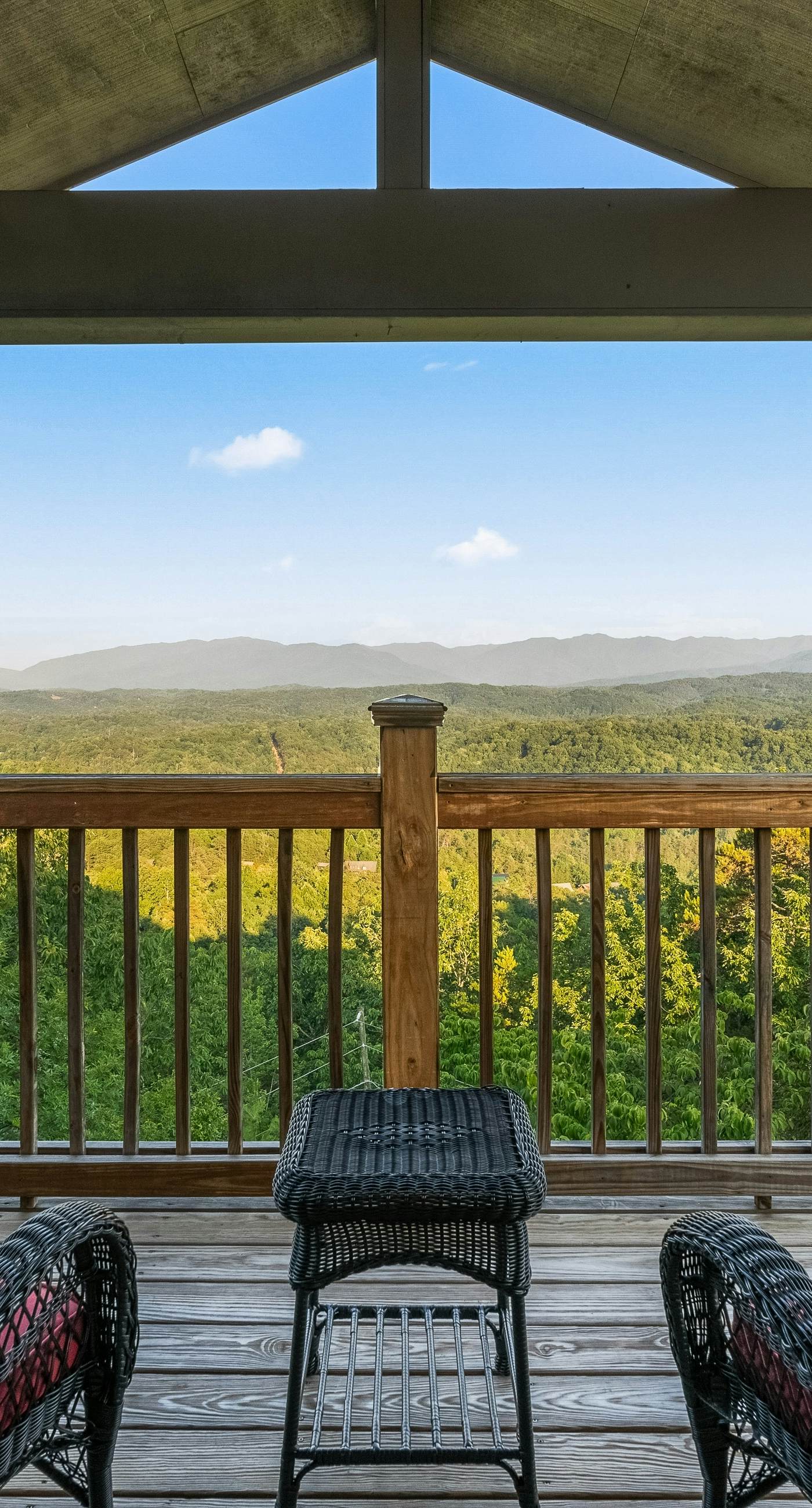 2 Cozy Home Retreat, Sleep 17・ Hot Tub・Views・Games