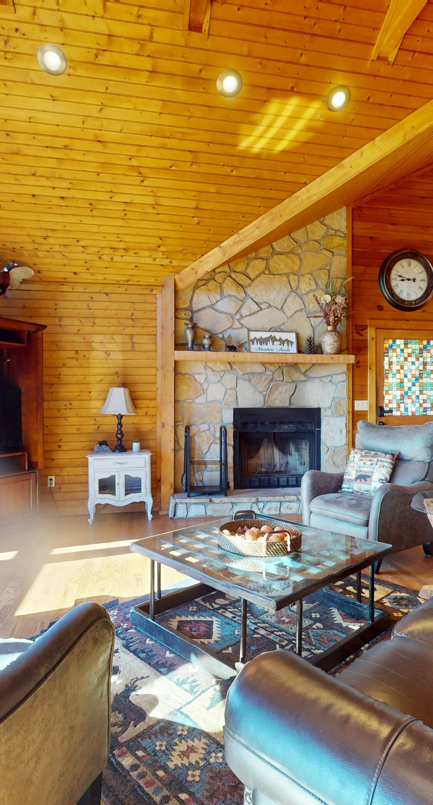 2 Cozy Home Retreat, Sleep 17・ Hot Tub・Views・Games