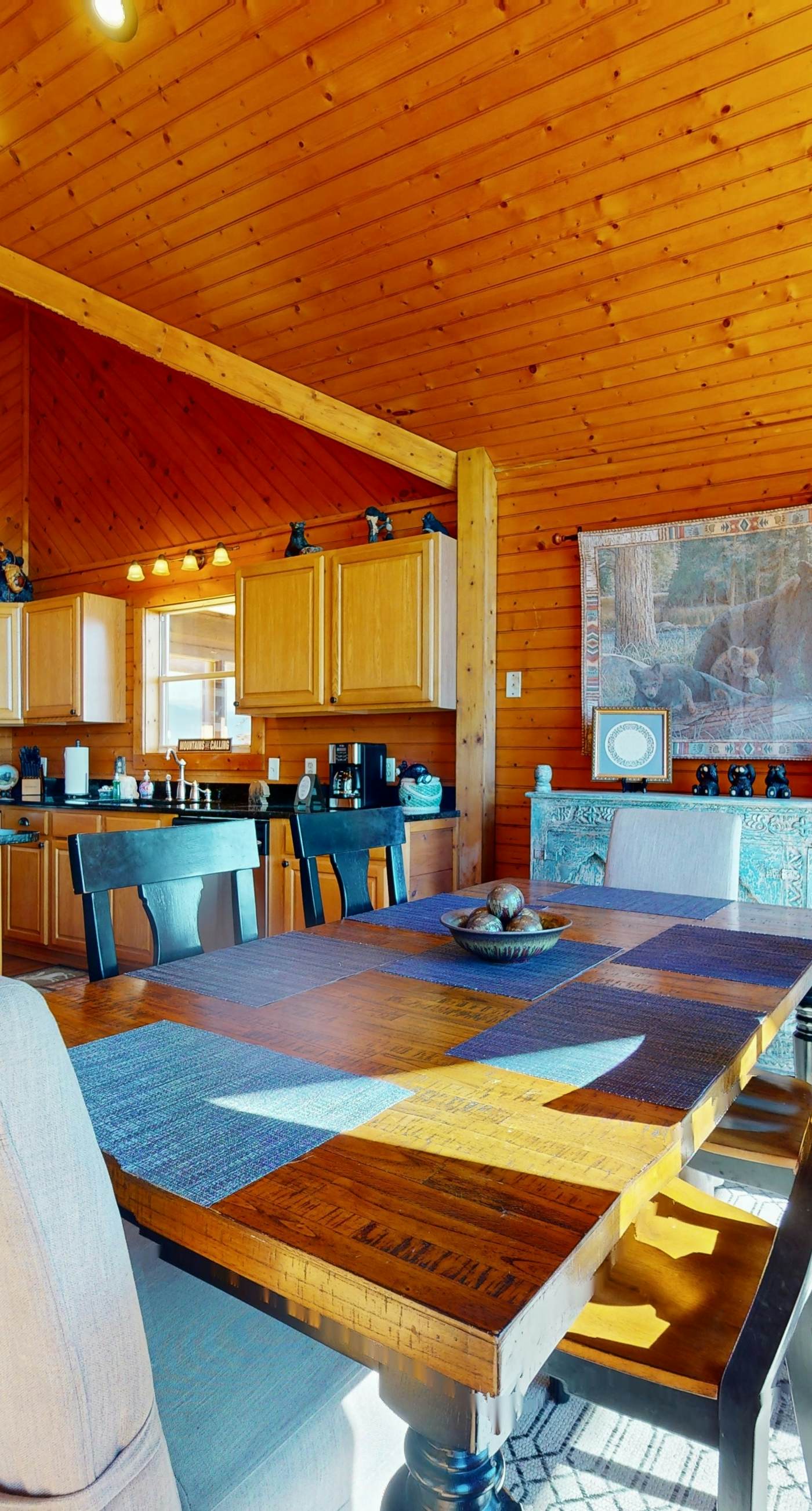 2 Cozy Home Retreat, Sleep 17・ Hot Tub・Views・Games