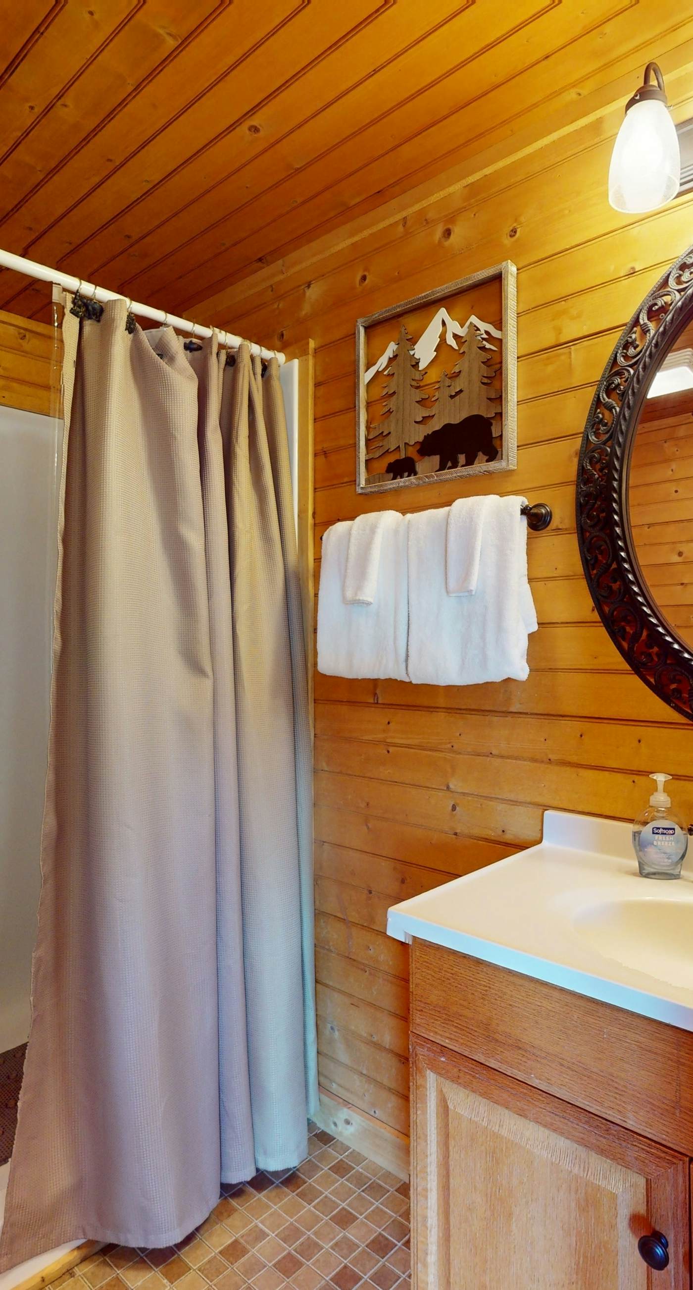 2 Cozy Home Retreat, Sleep 17・ Hot Tub・Views・Games