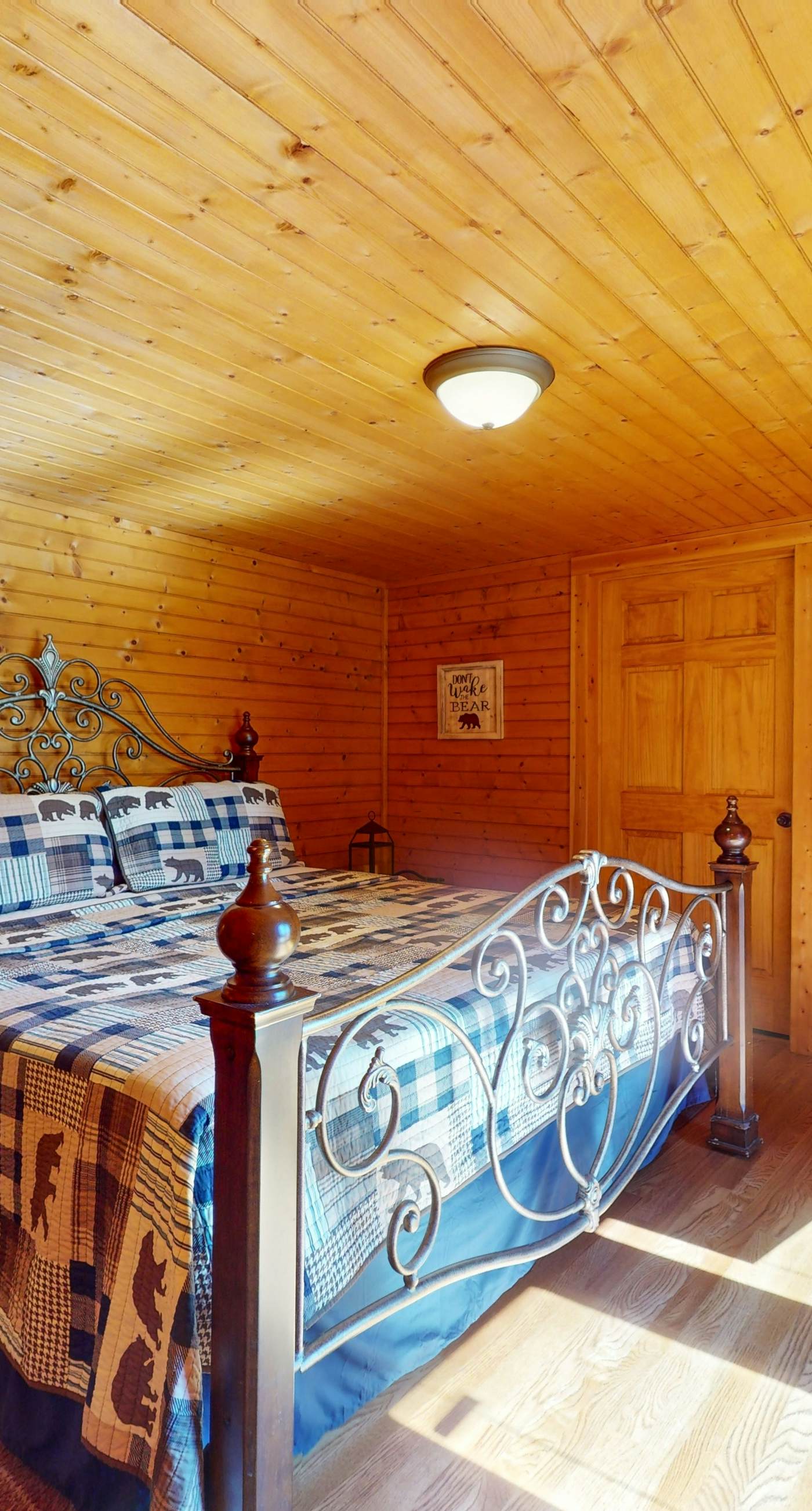 2 Cozy Home Retreat, Sleep 17・ Hot Tub・Views・Games