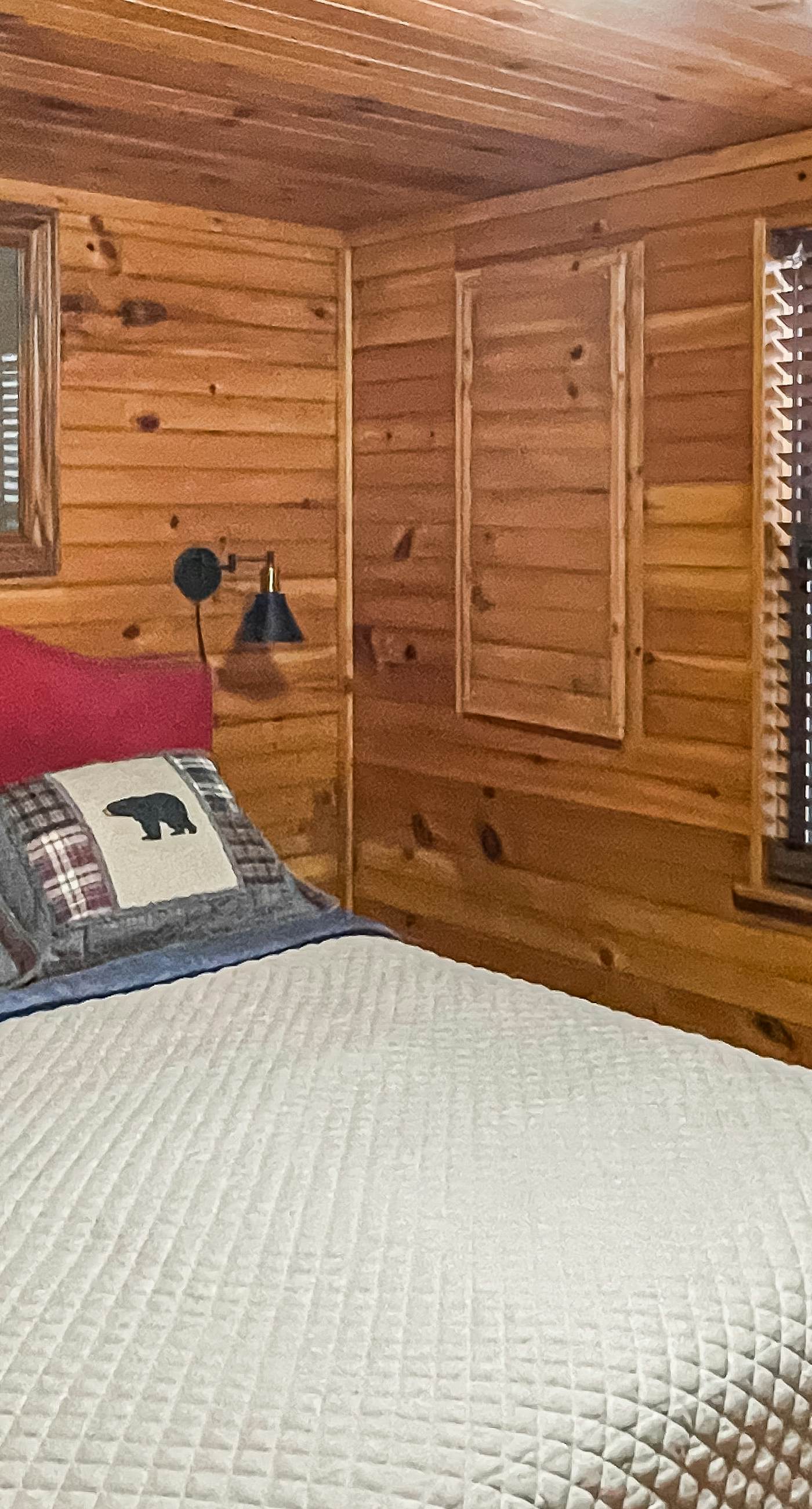 2 Cozy Home Retreat, Sleep 17・ Hot Tub・Views・Games