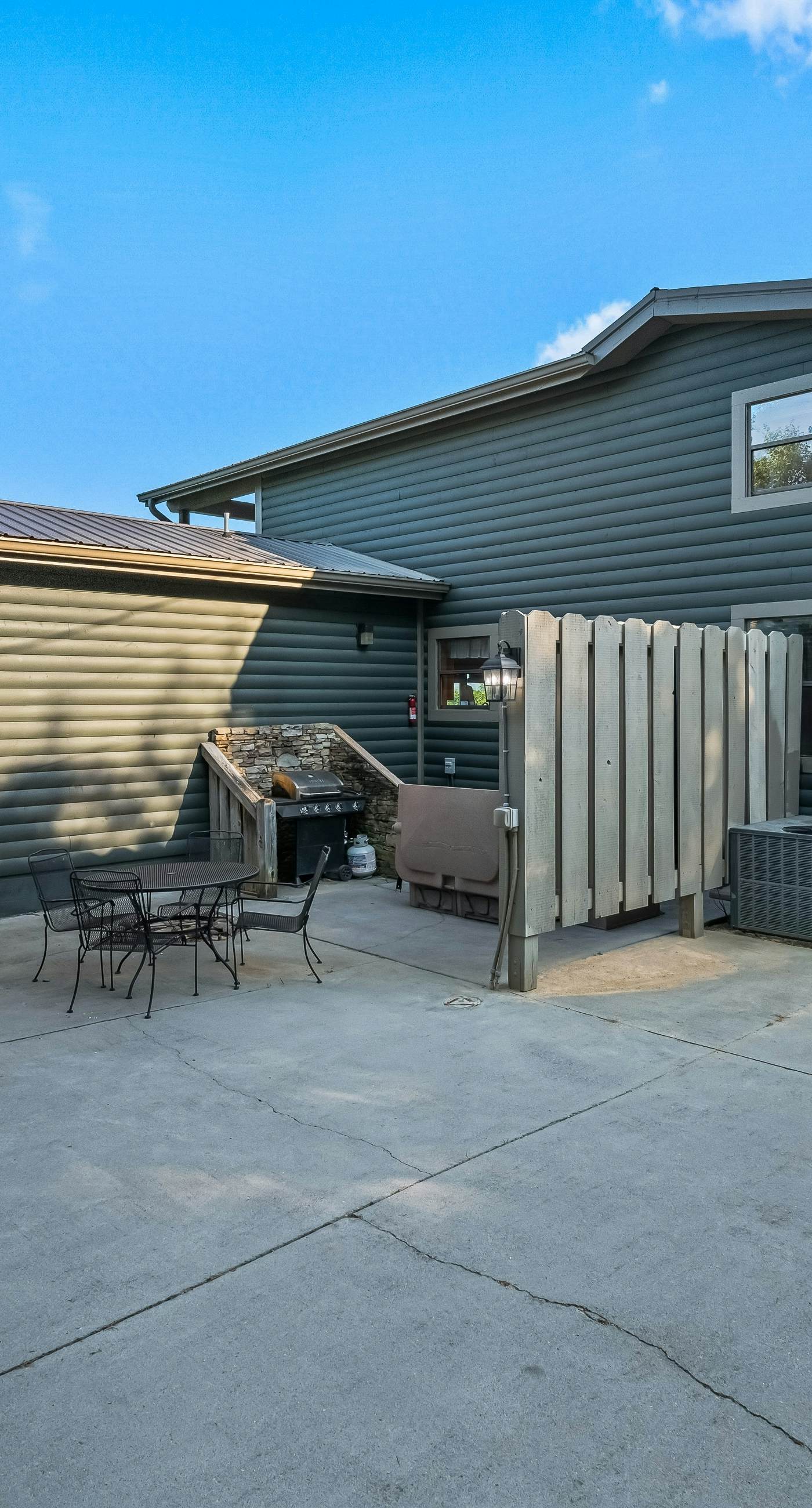 2 Cozy Home Retreat, Sleep 17・ Hot Tub・Views・Games