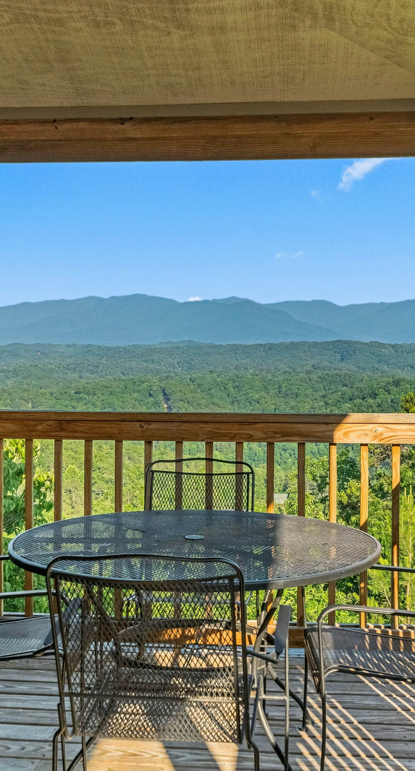 2 Cozy Home Retreat, Sleep 17・ Hot Tub・Views・Games