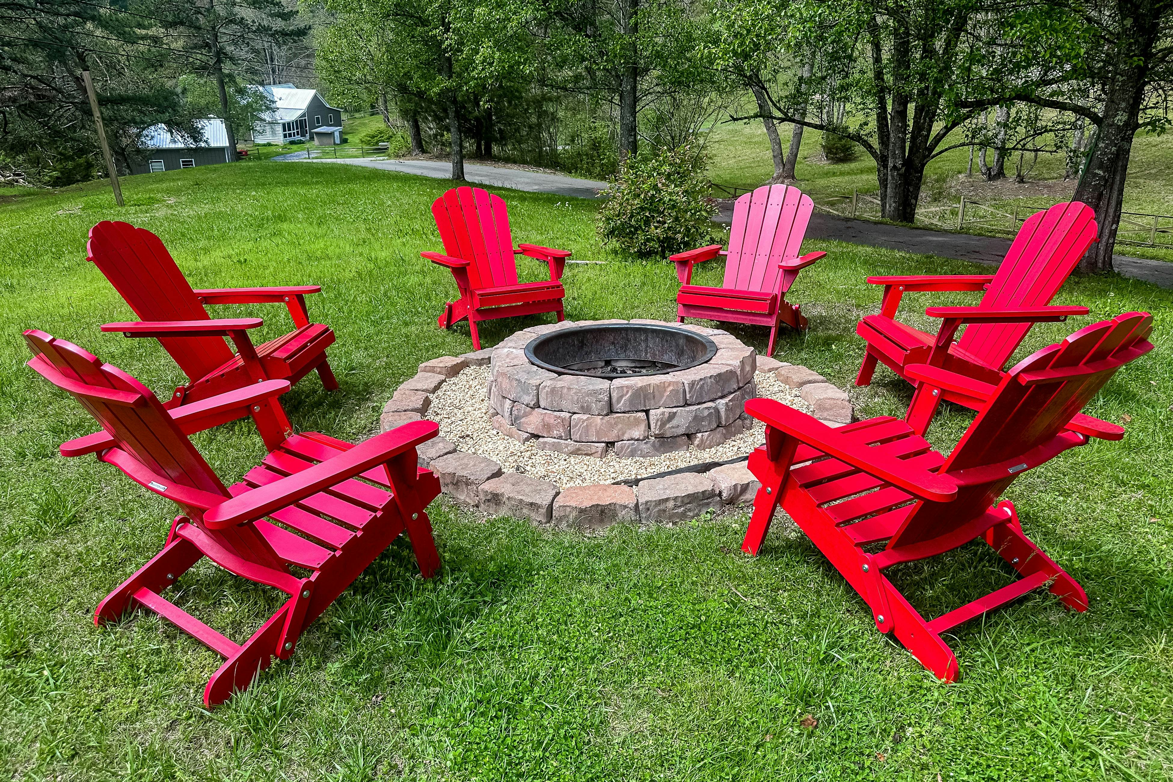 2-story cabin w/ fireplace, firepit, & private hot tub + free attraction tickets