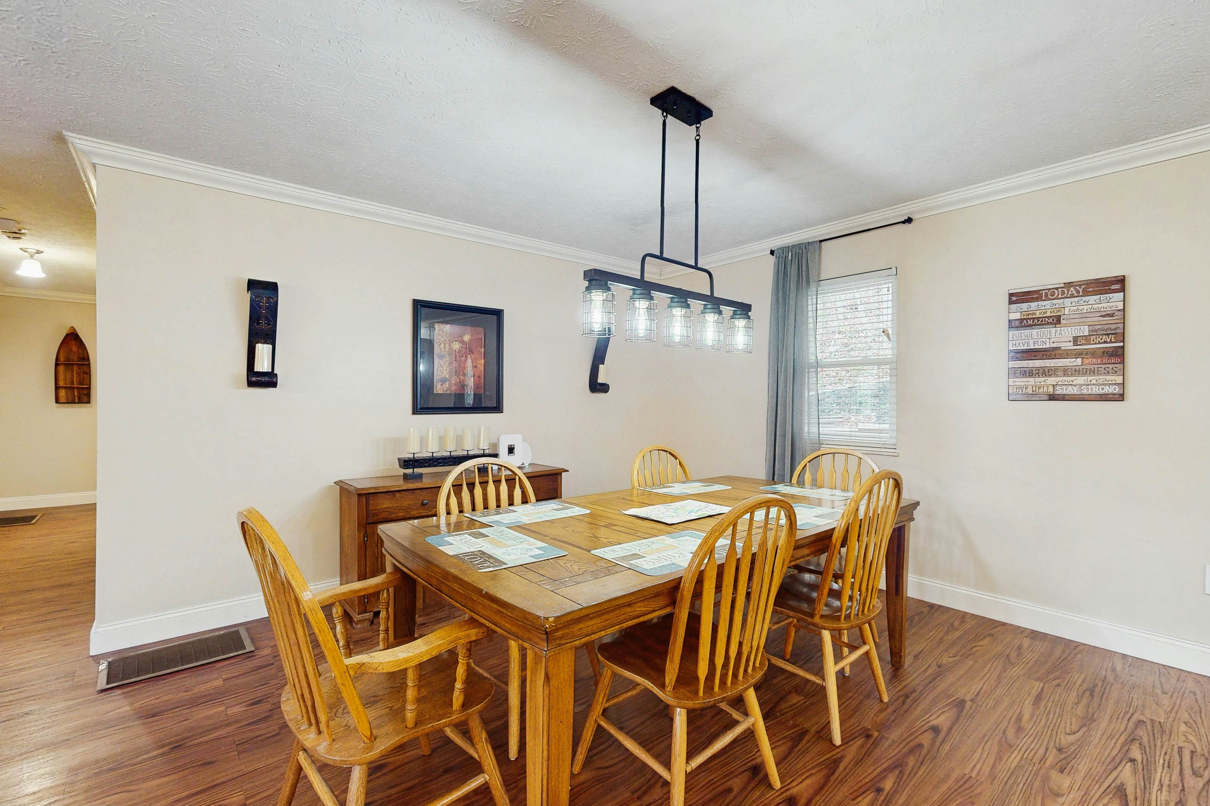 Serene Lake Home, Sleep 7・Grill・Games・Dog Friendly