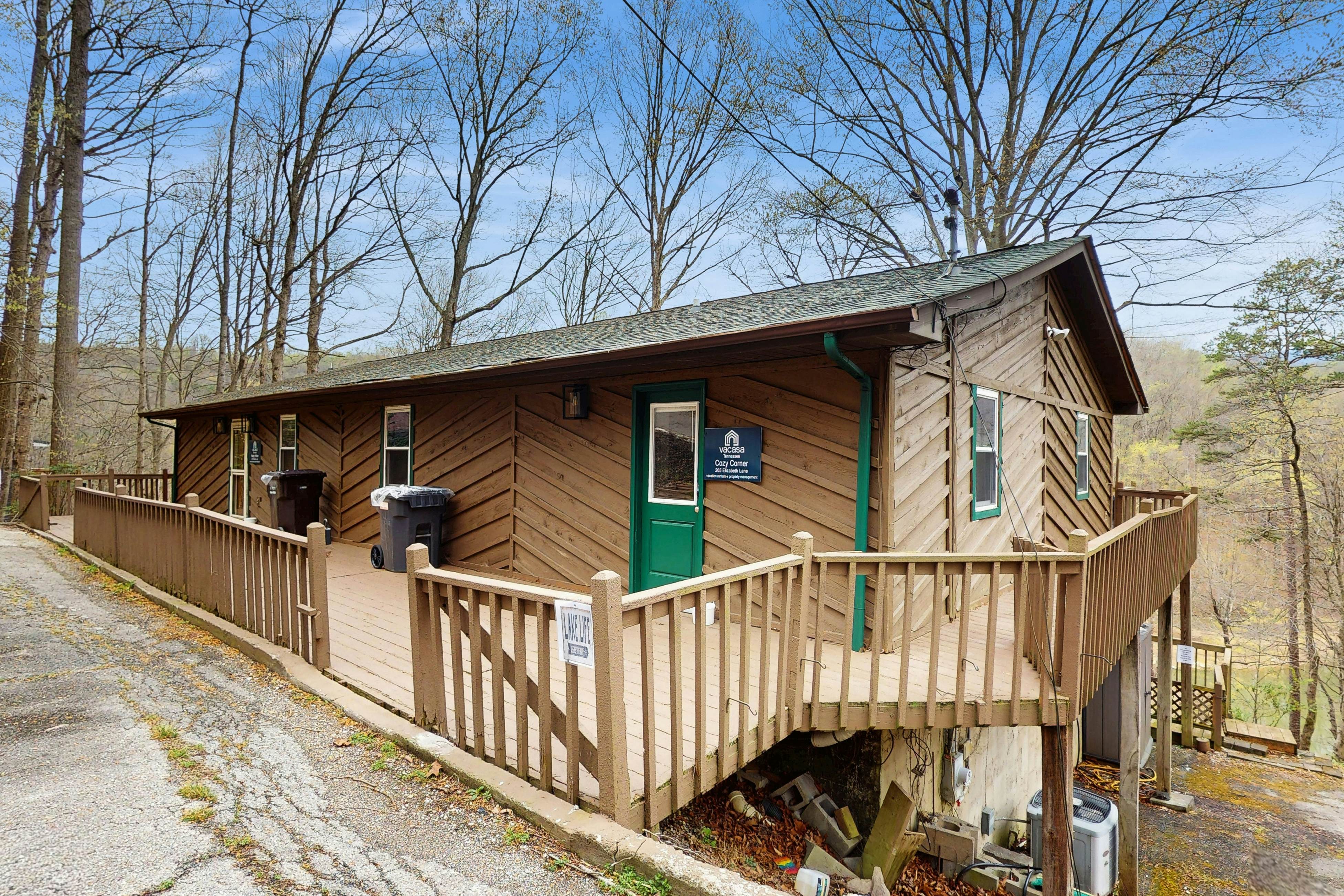 Serene Lake Home, Sleep 7・Grill・Games・Dog Friendly