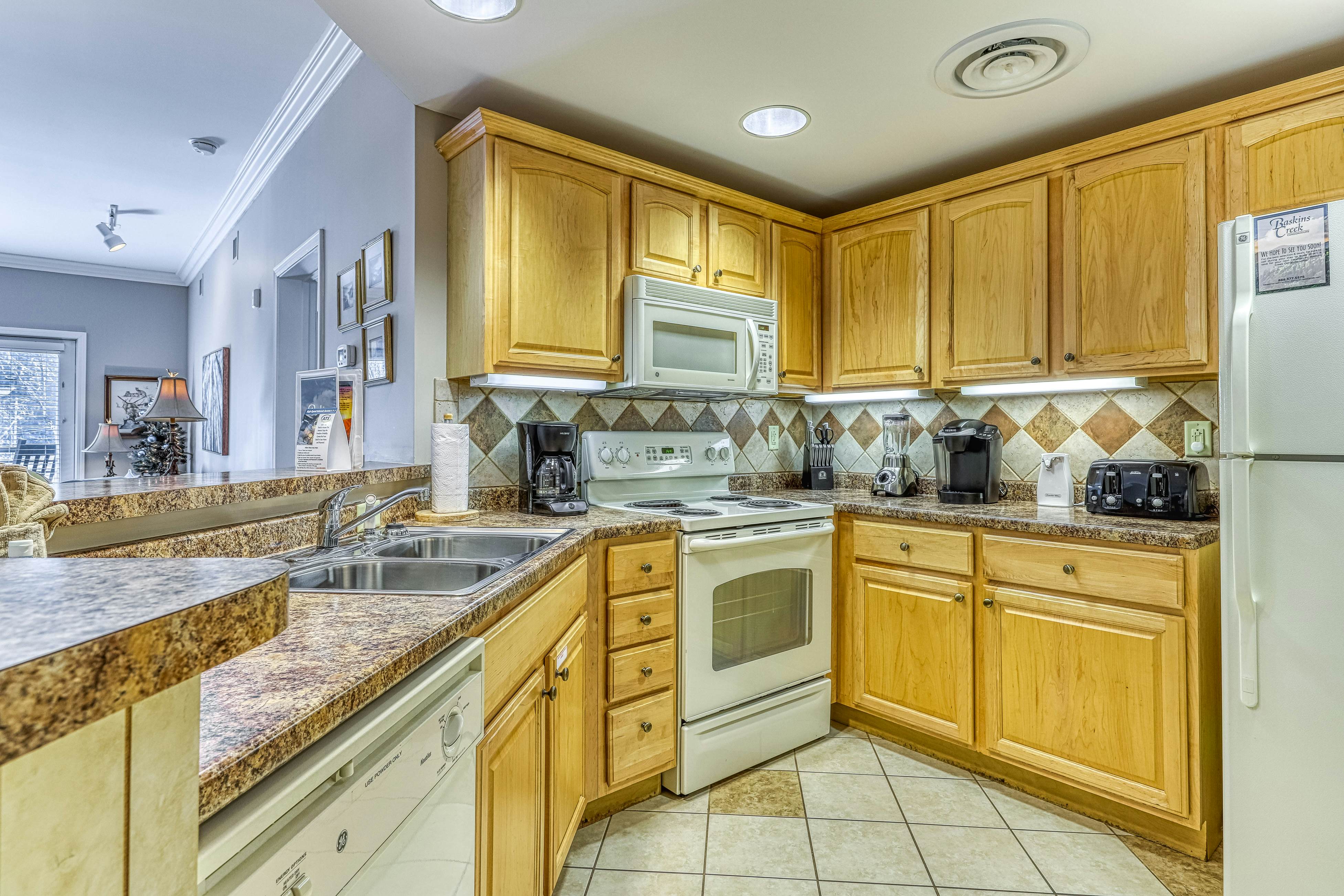 Inviting Condo, Sleeps 6・Jetted Tub・Fireplace・Gym